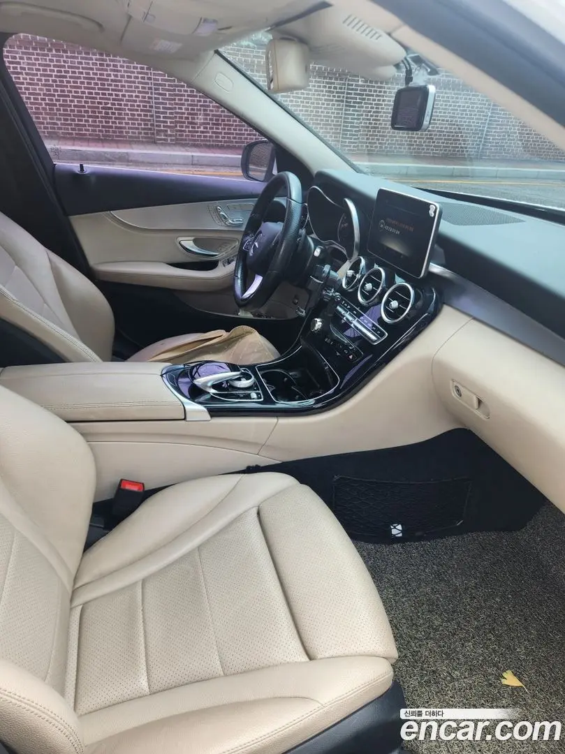 Main__Slider__Photo:C-Class Mercedes-Benz 2015.7-0