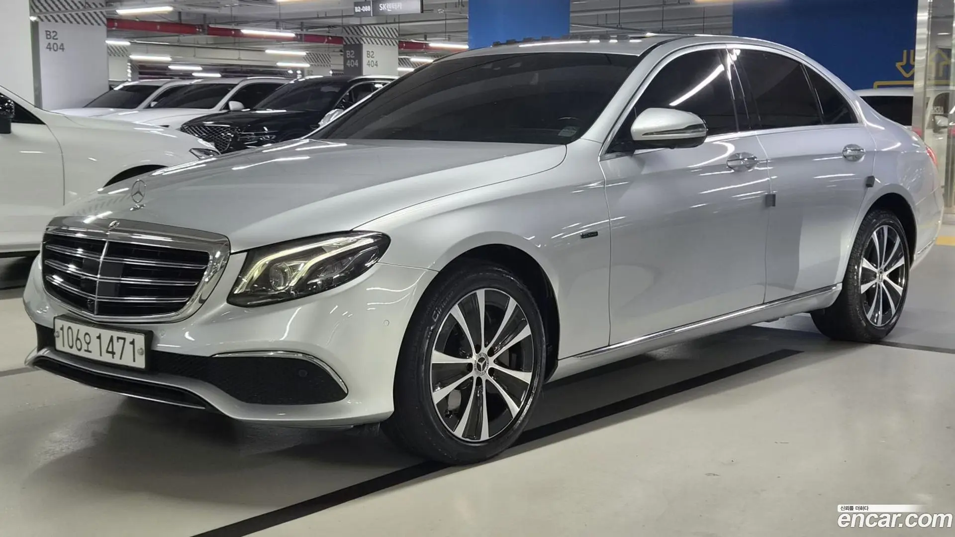 Main__Slider__Photo:E-Class Mercedes-Benz 2020.4-0