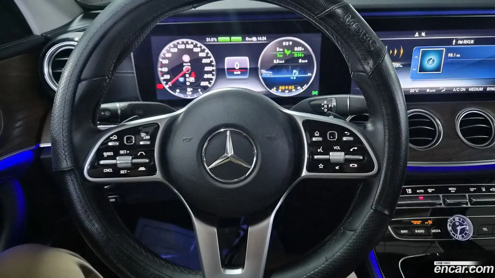 E-Class Mercedes-Benz 2020.4-INNER-007