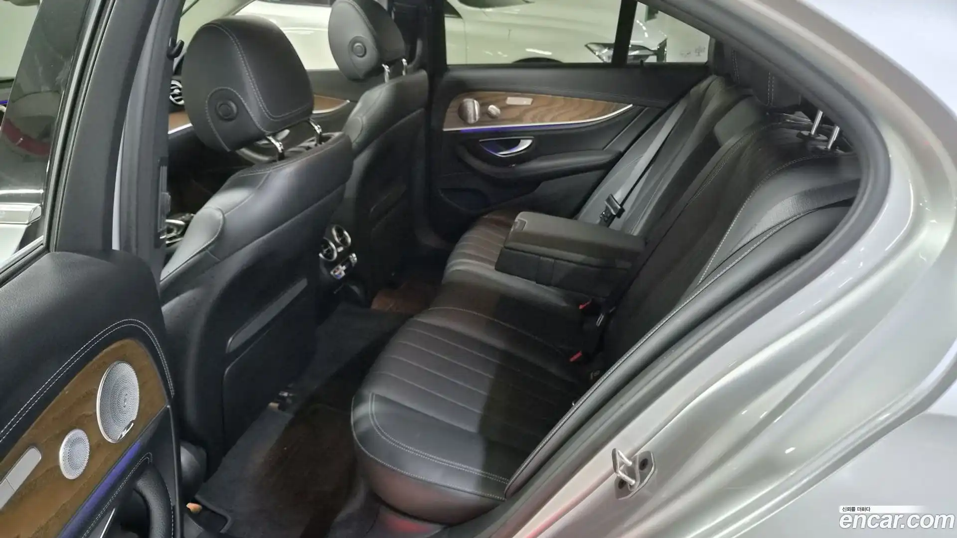 E-Class Mercedes-Benz 2020.4-OPTION-023