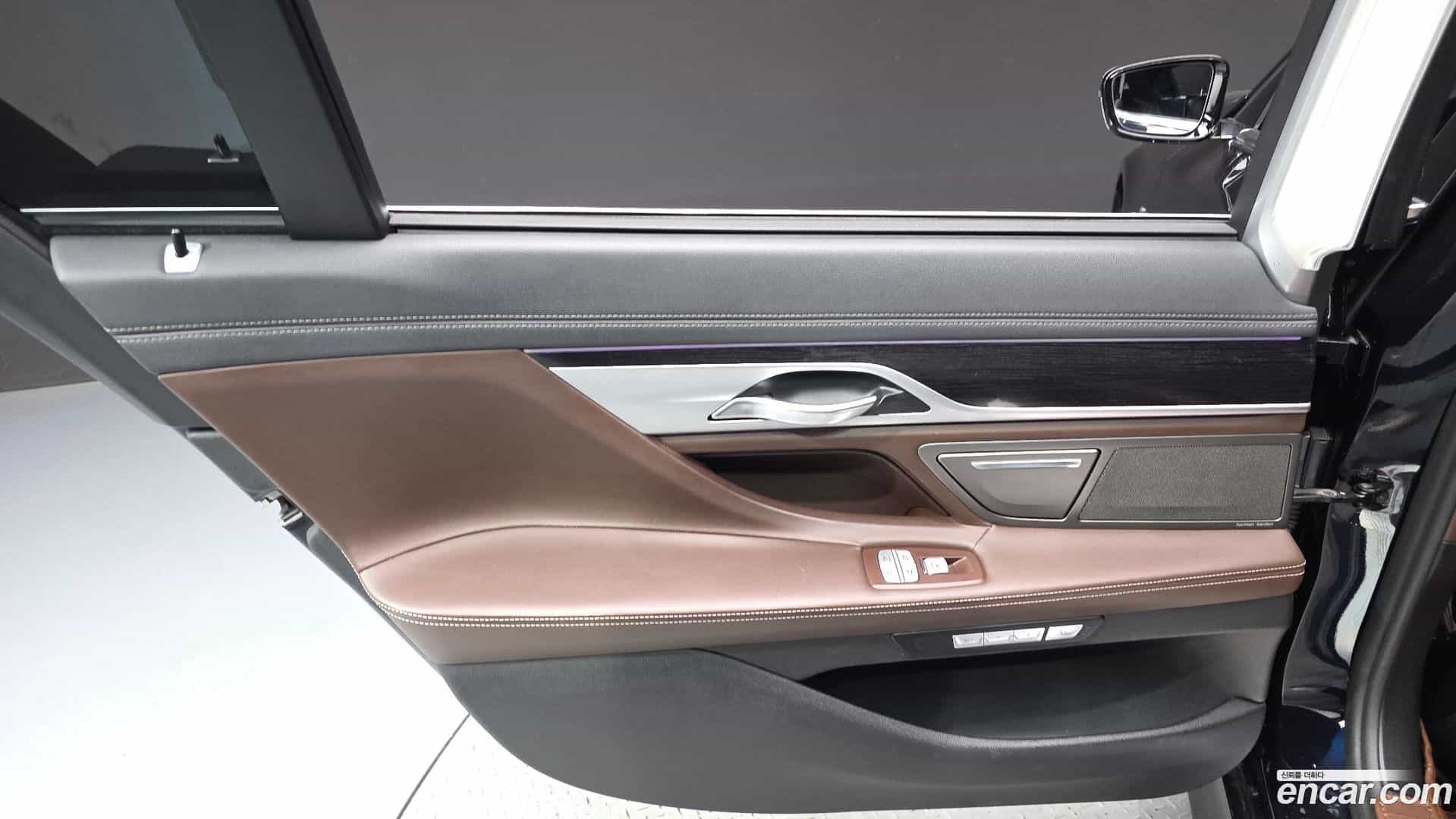 7-Series BMW 2018.1-INNER-035
