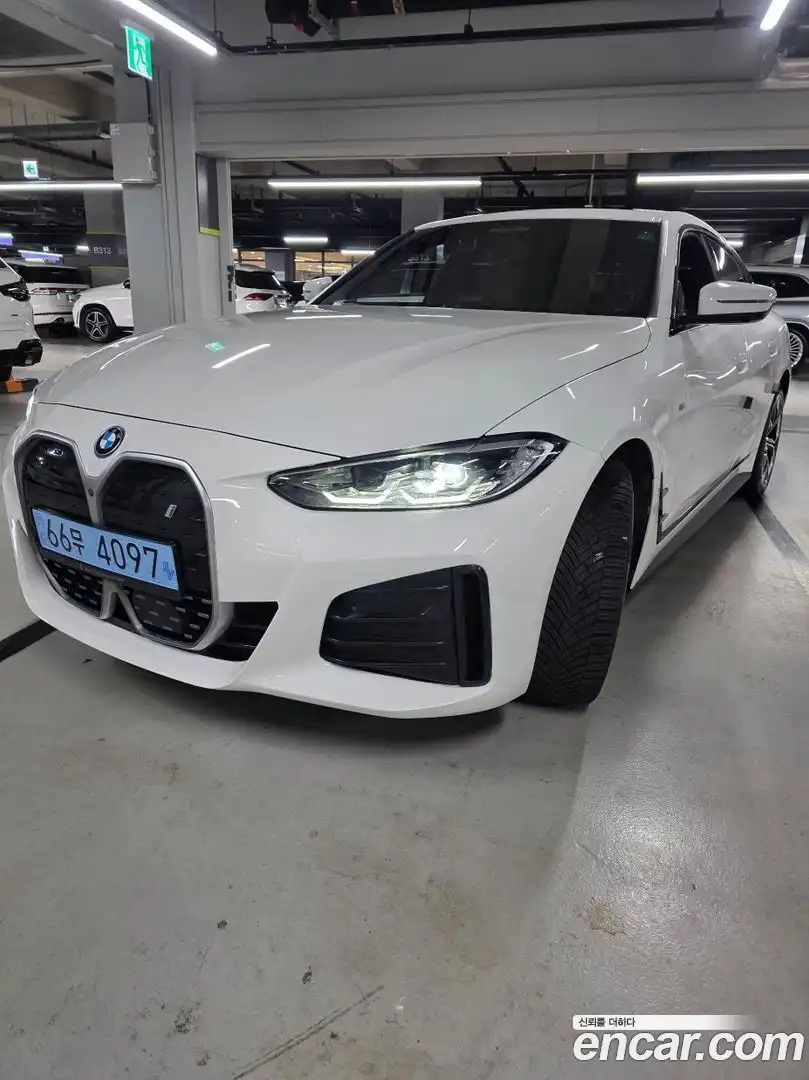 i4 BMW 2022.4-OUTER-001