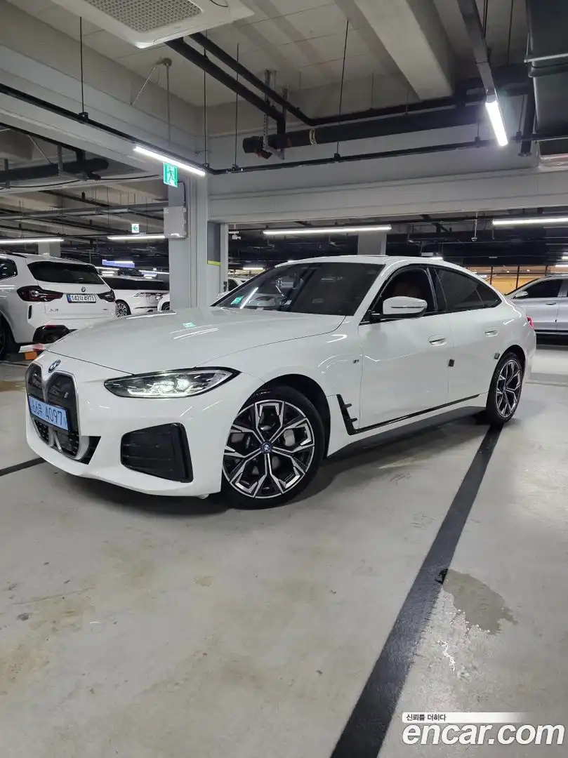 i4 BMW 2022.4-OUTER-002