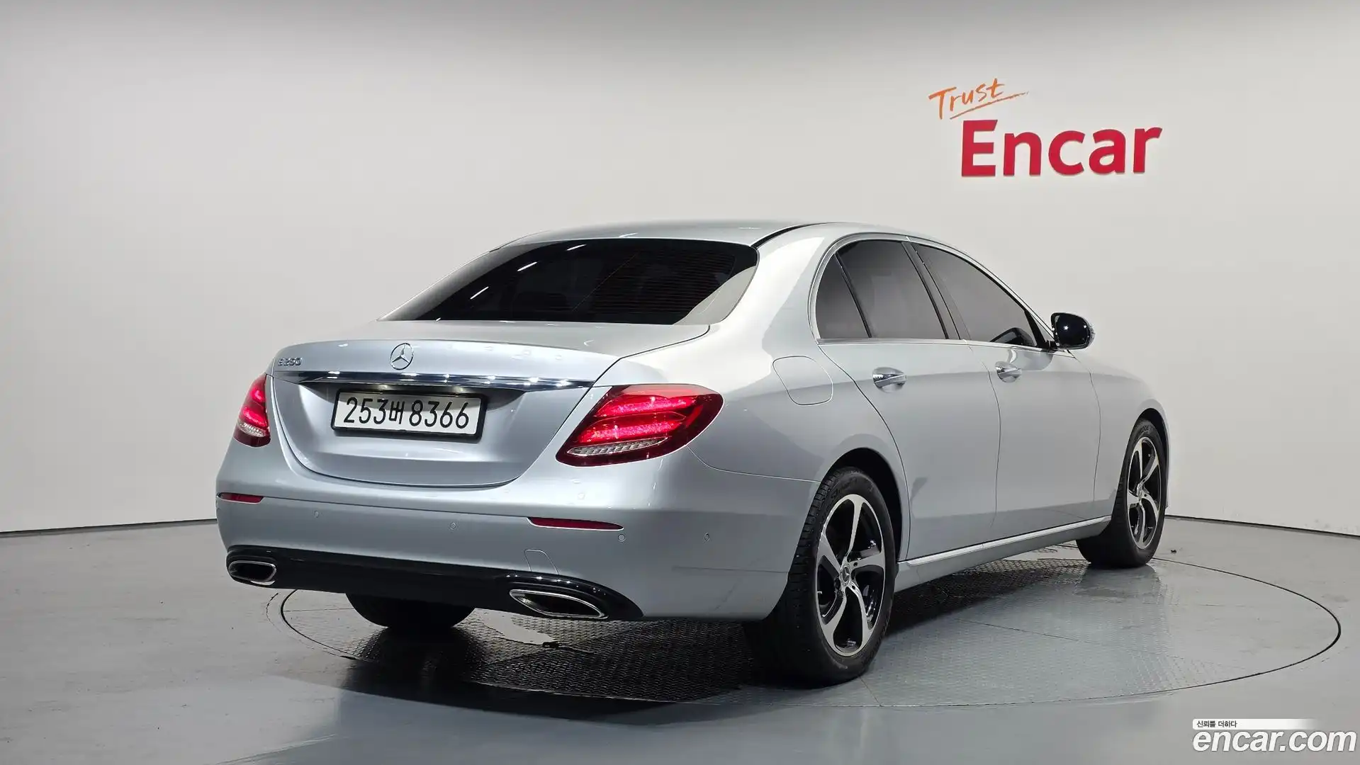 E-Class Mercedes-Benz 2019.11-OUTER-002