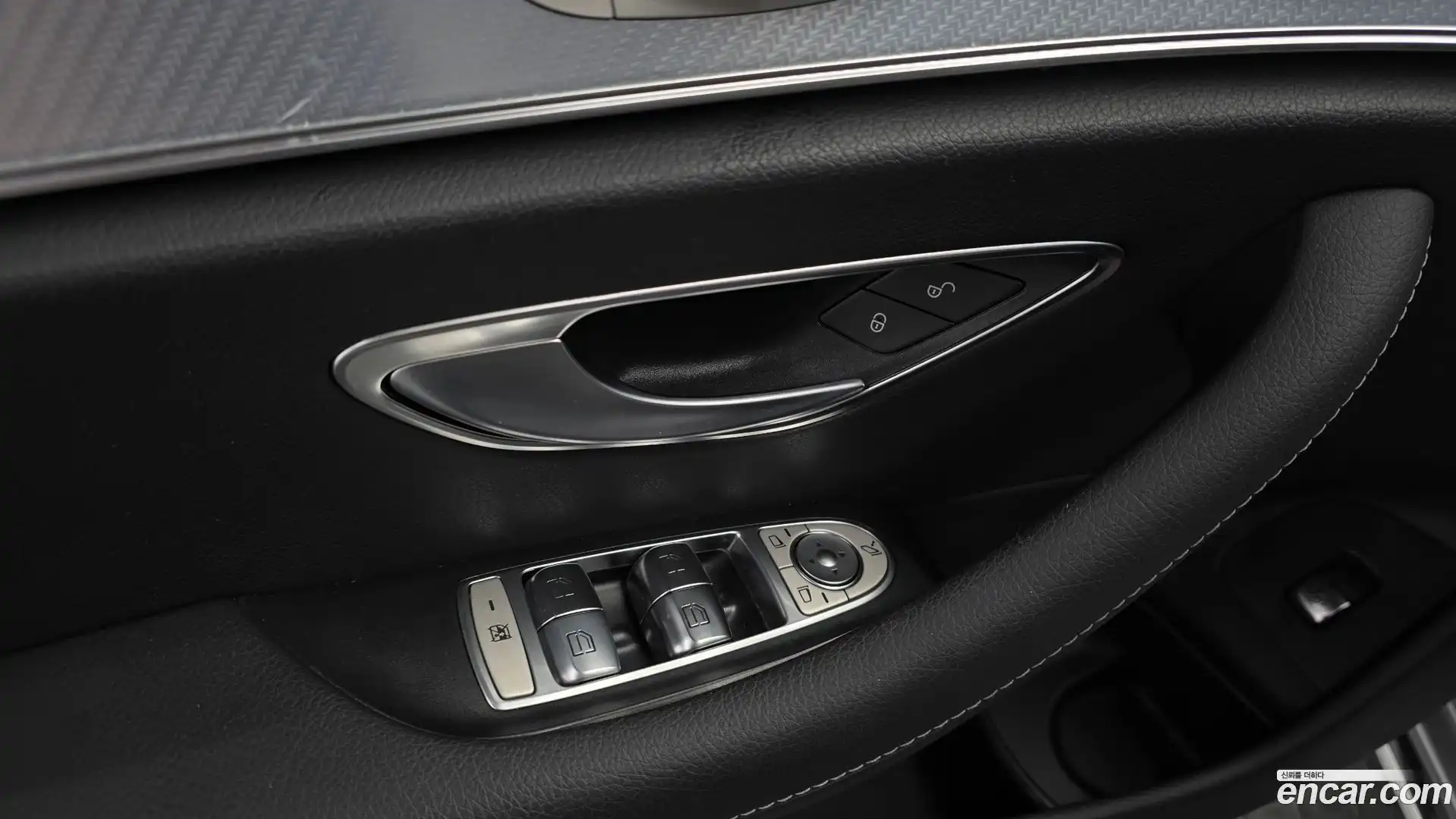 E-Class Mercedes-Benz 2019.11-OPTION-040