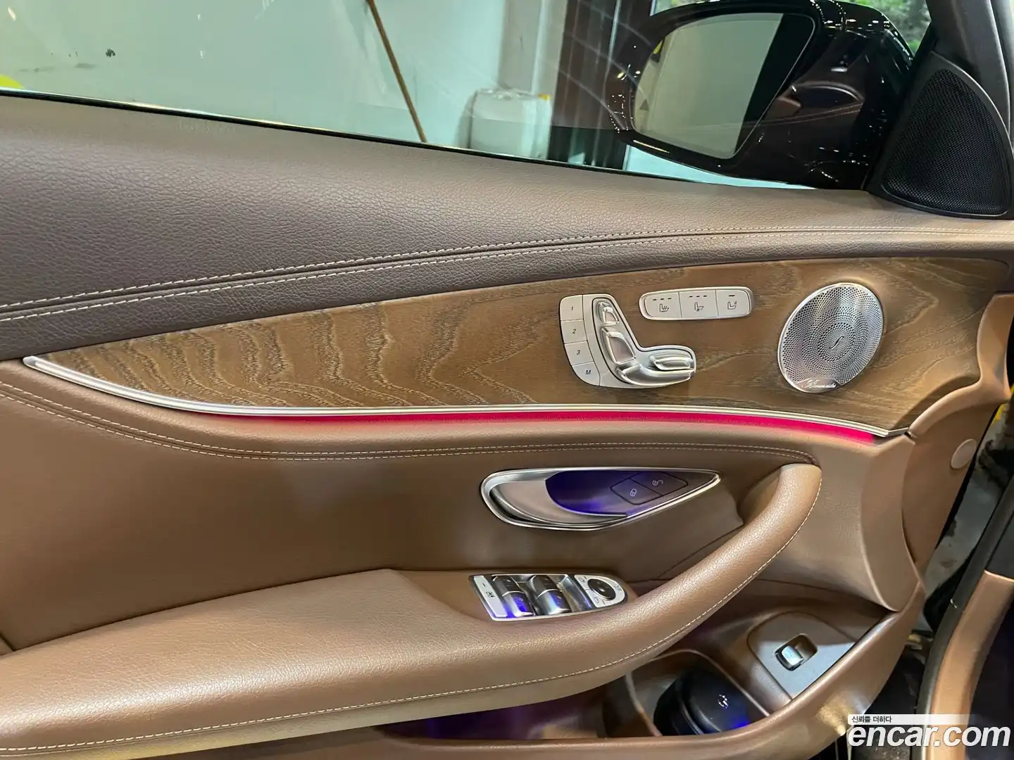 E-Class Mercedes-Benz 2018.10-OPTION-015