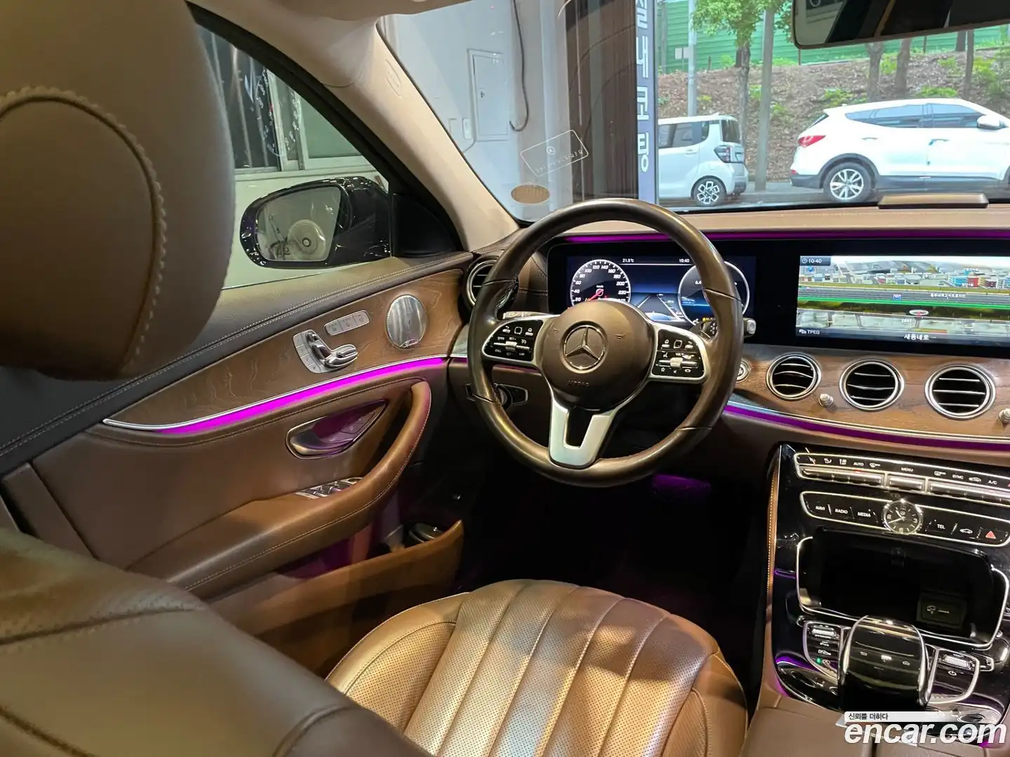 E-Class Mercedes-Benz 2018.10-OPTION-021