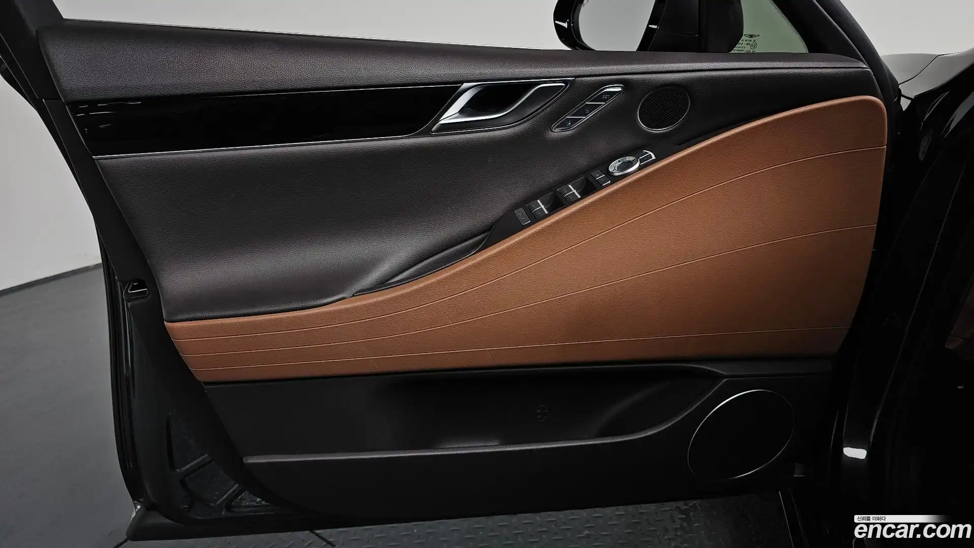 G80 Genesis 2020.3-INNER-034