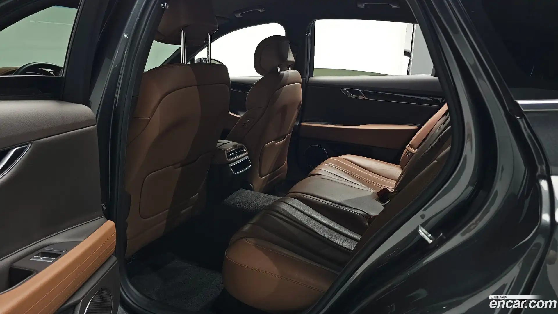 G80 Genesis 2020.3-INNER-036