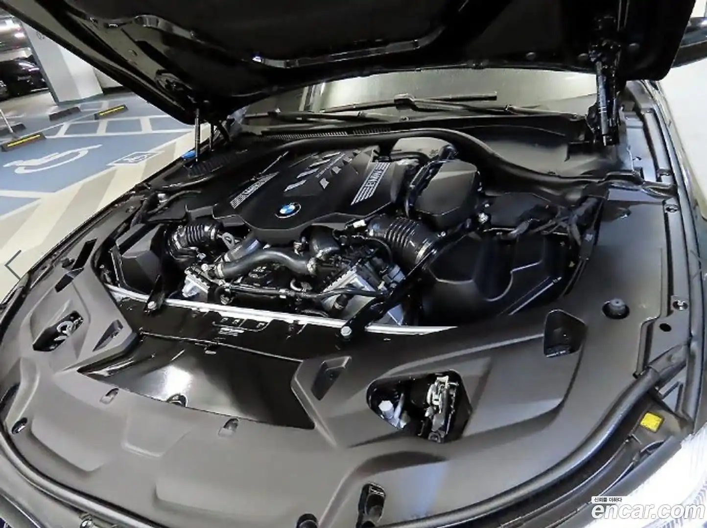 8-Series BMW 2023.9-OPTION-023