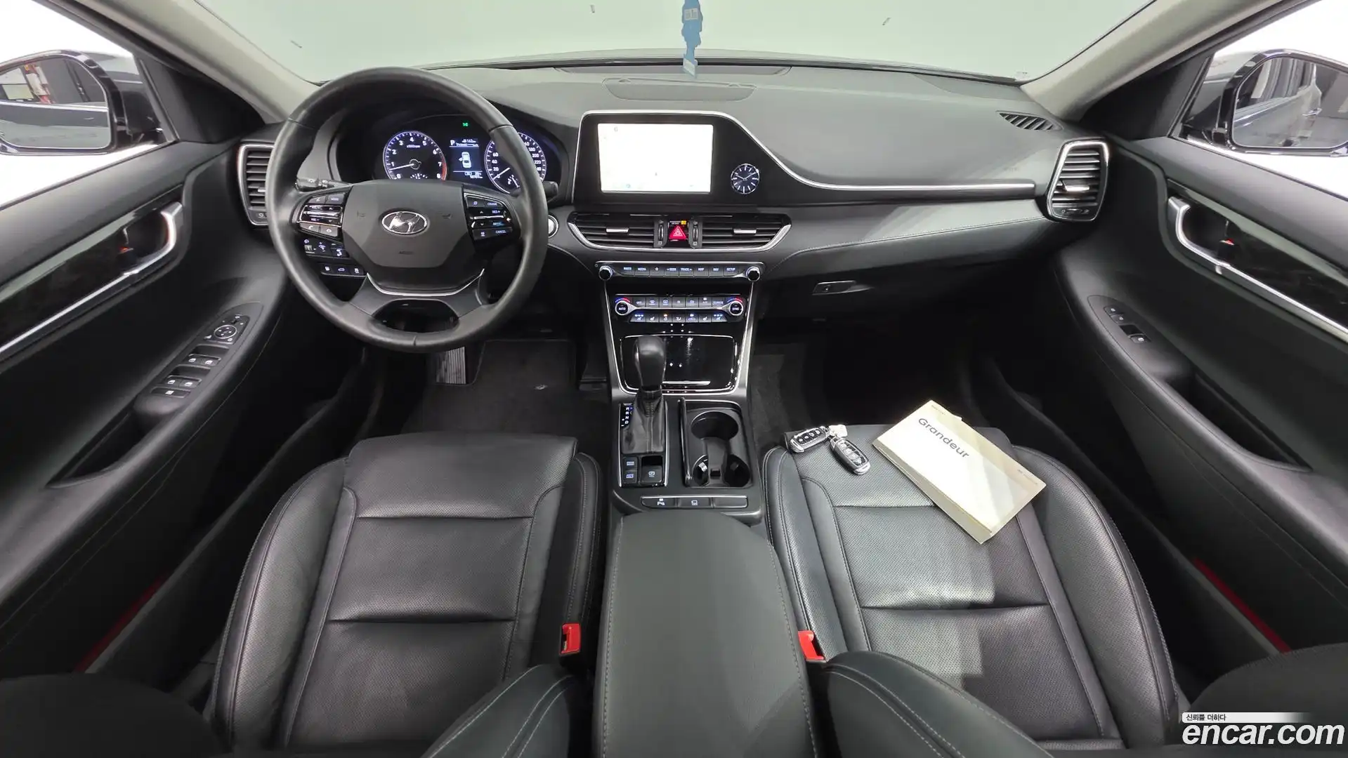 Grandeur Hyundai 2018.10-INNER-007