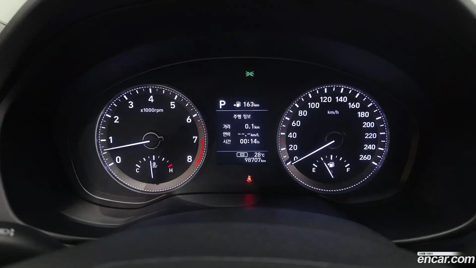 Grandeur Hyundai 2018.10-INNER-008