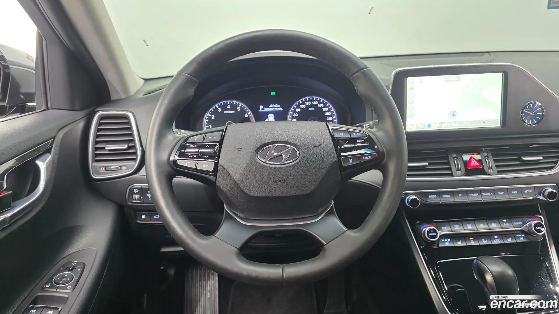 Grandeur Hyundai 2018.10-OPTION-020