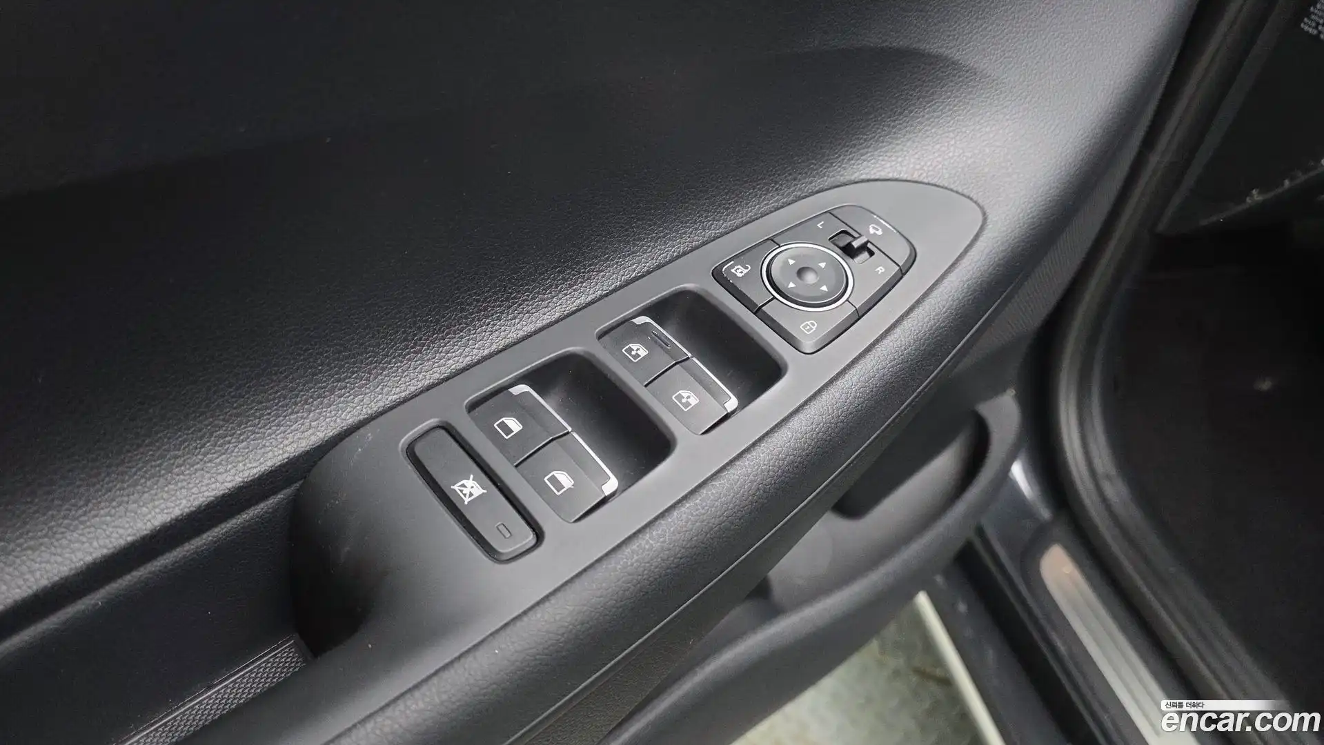 Grandeur Hyundai 2018.10-OPTION-047