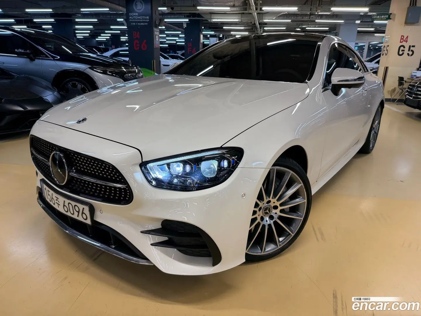Main__Slider__Photo:E-Class Mercedes-Benz 2021.8-0