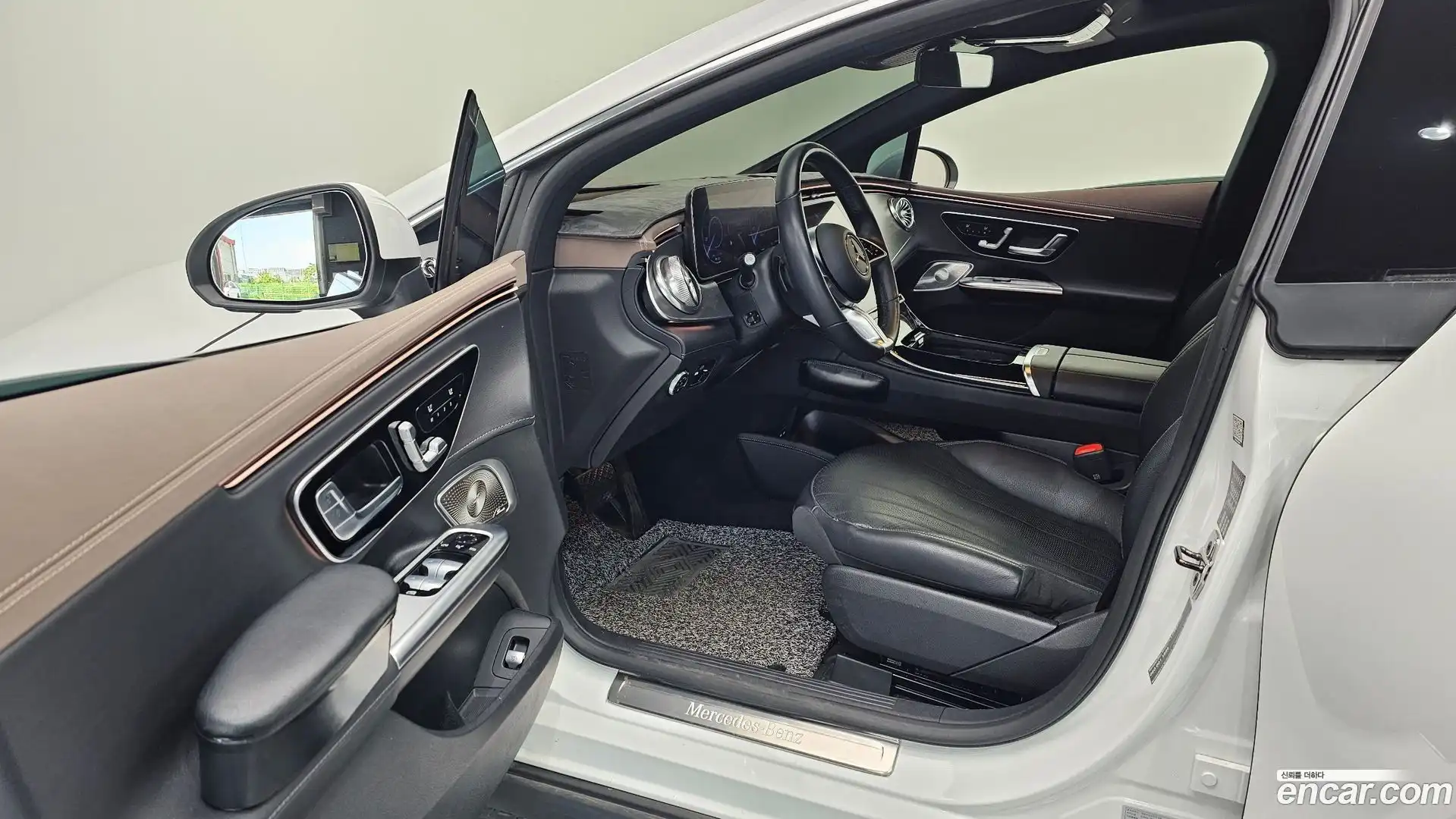 EQE Mercedes-Benz 2023.6-INNER-010