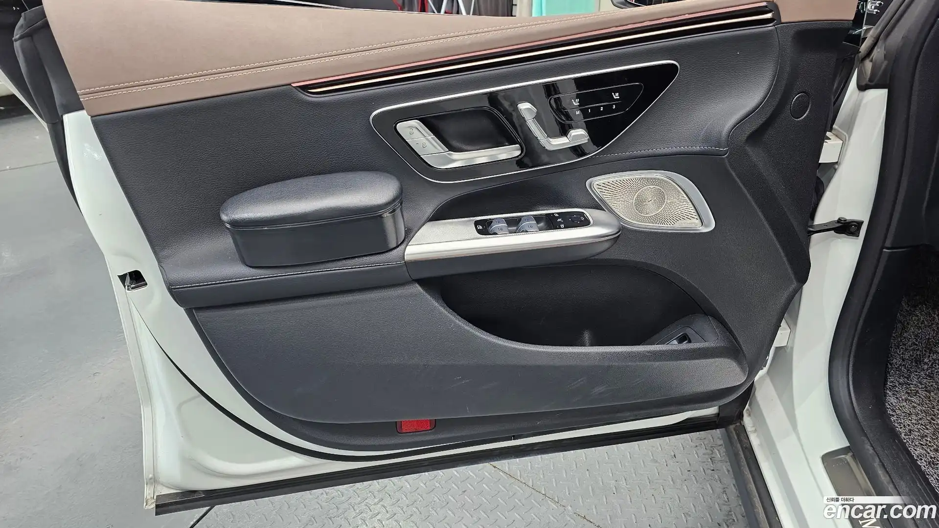 EQE Mercedes-Benz 2023.6-INNER-034