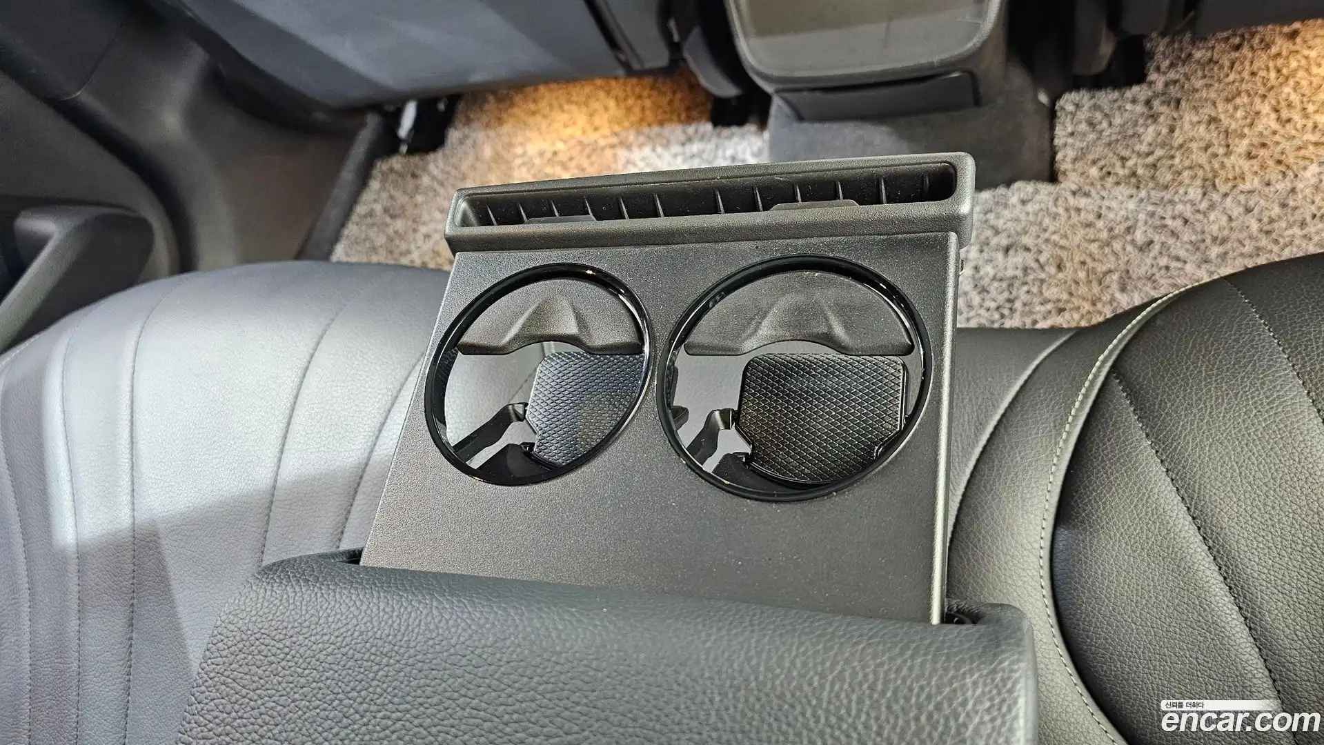 EQE Mercedes-Benz 2023.6-OPTION-042