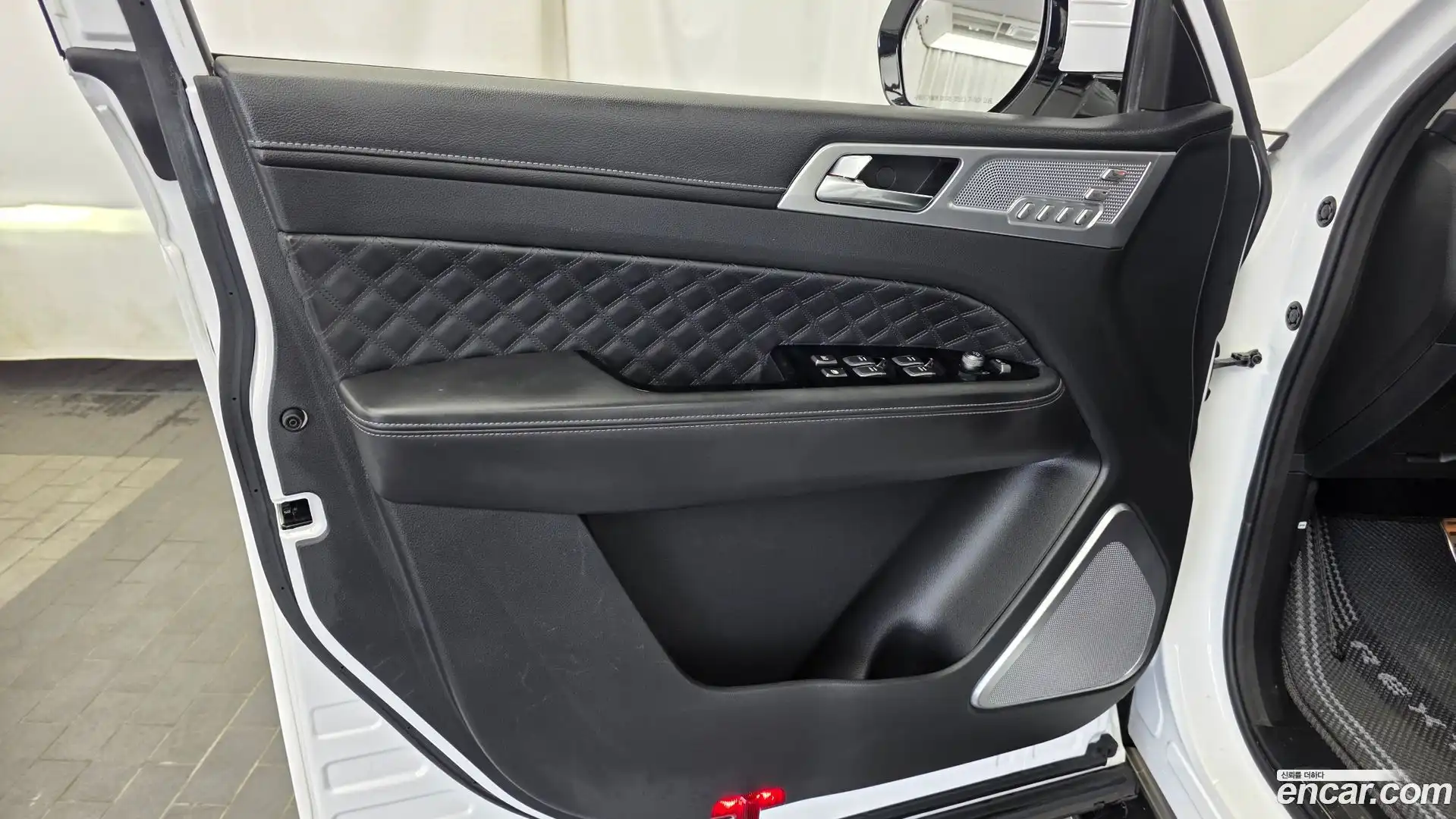 Rexton KG Mobility 2020.11-INNER-034