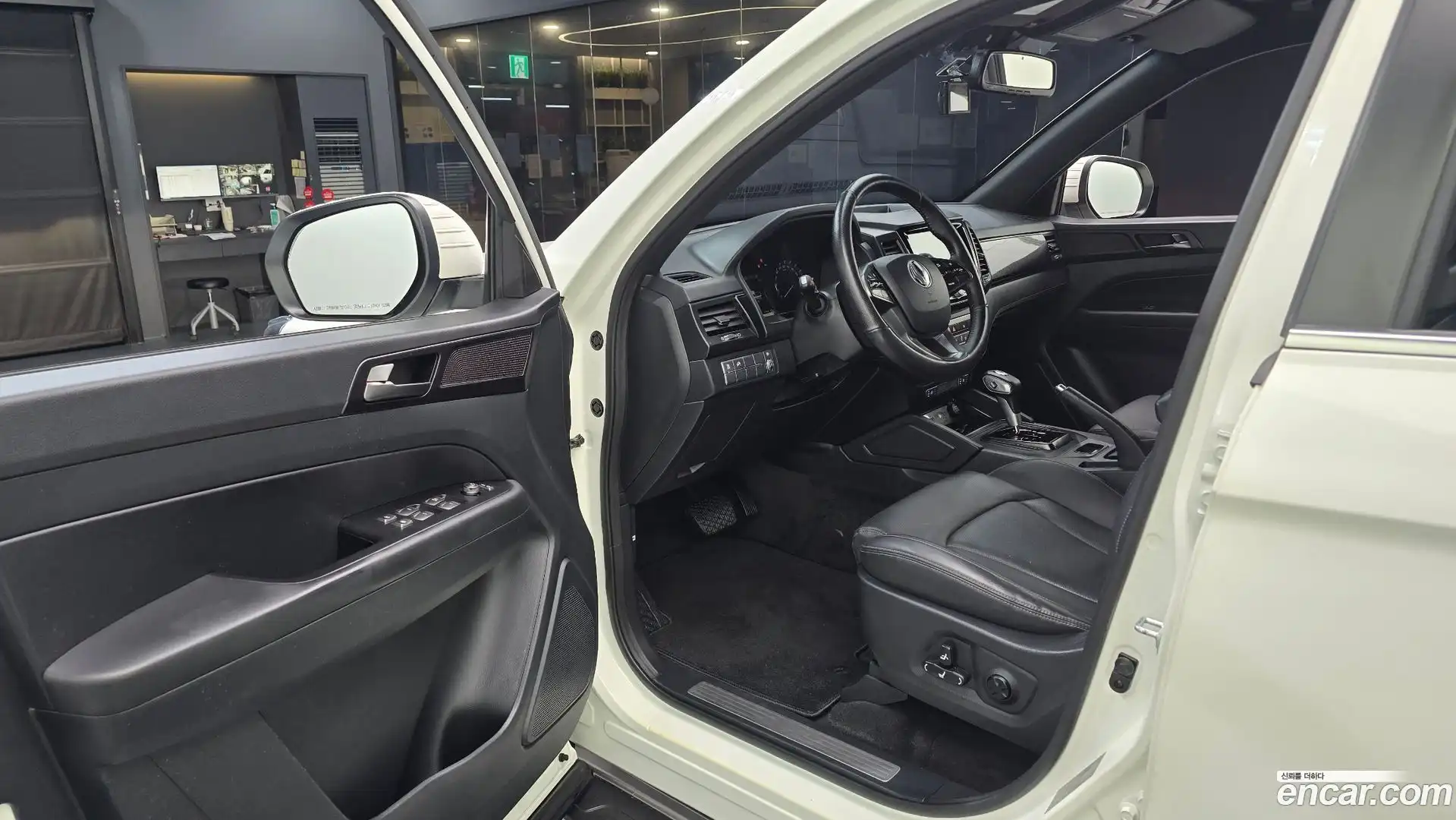 Rexton KG Mobility 2019.11-INNER-010