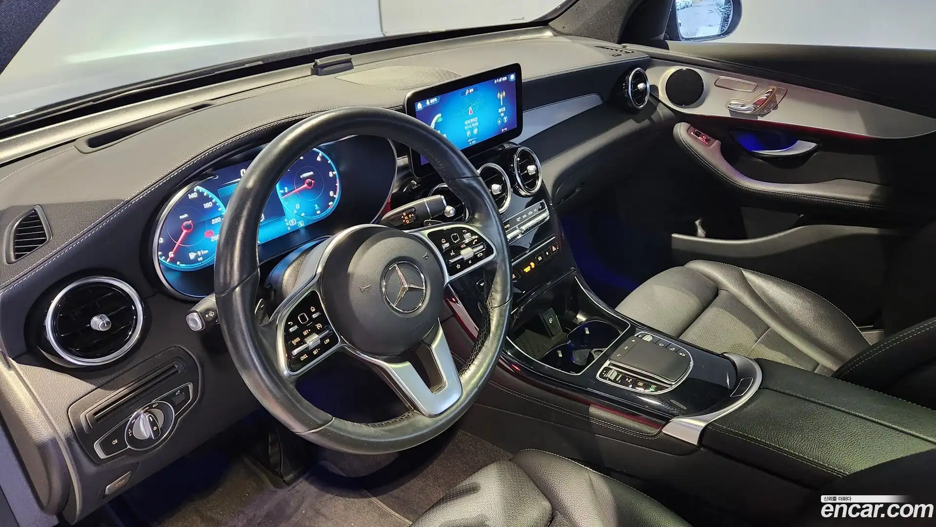 GLC-Class Mercedes-Benz 2020.9-INNER-009