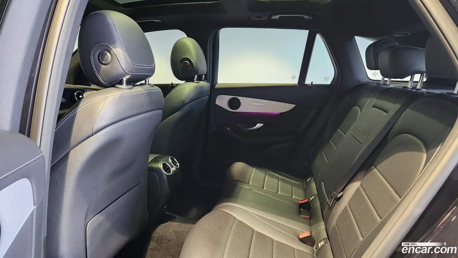 GLC-Class Mercedes-Benz 2020.9-INNER-010