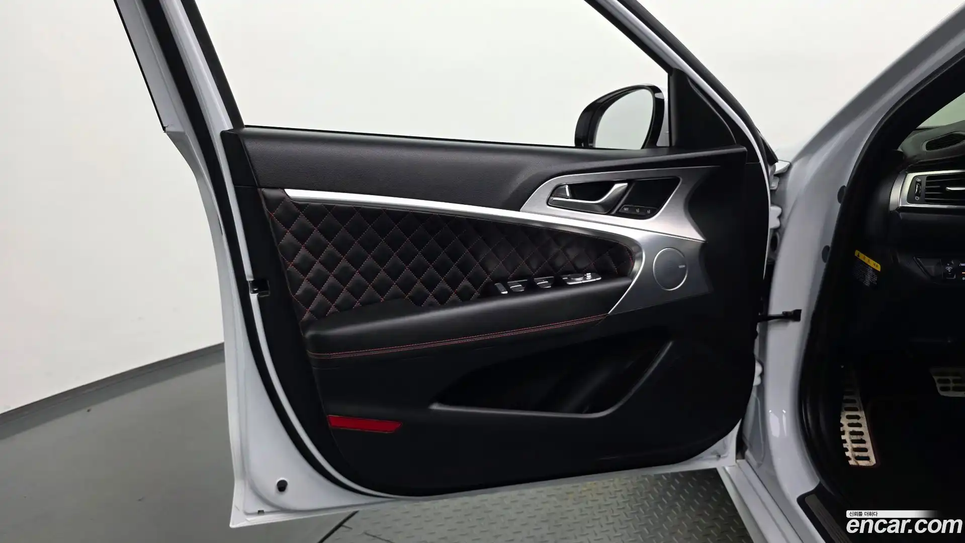 G70 Genesis 2019.2-INNER-034