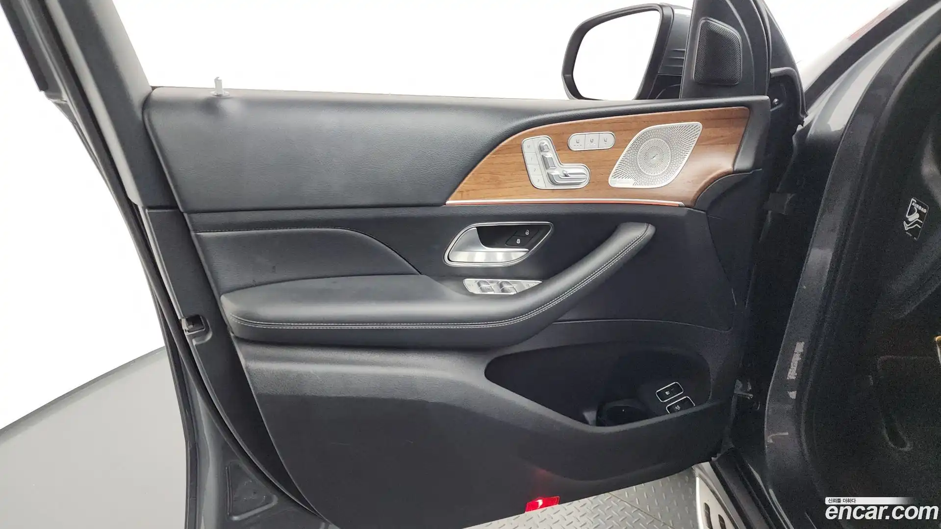 GLE-Class Mercedes-Benz 2021.11-INNER-034