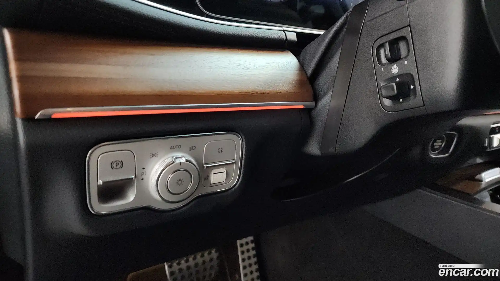 GLE-Class Mercedes-Benz 2021.11-OPTION-041
