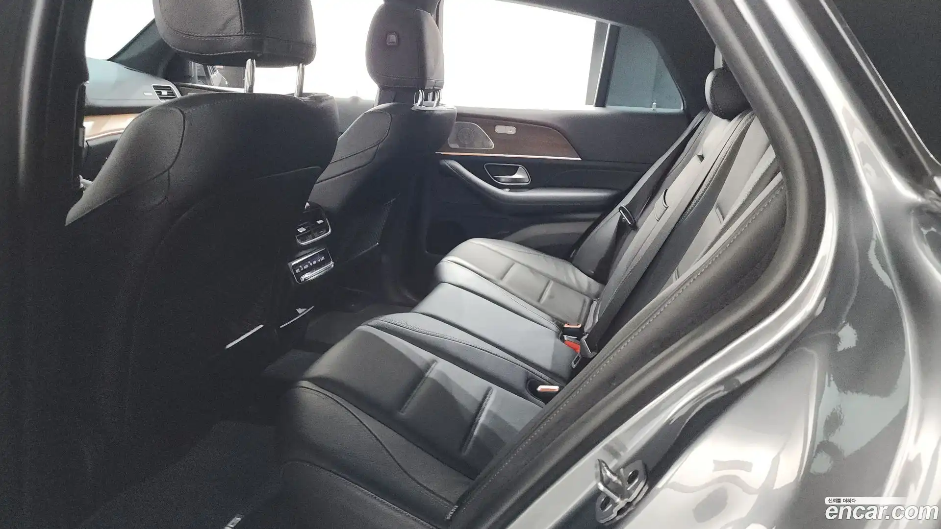 GLE-Class Mercedes-Benz 2021.11-OPTION-042