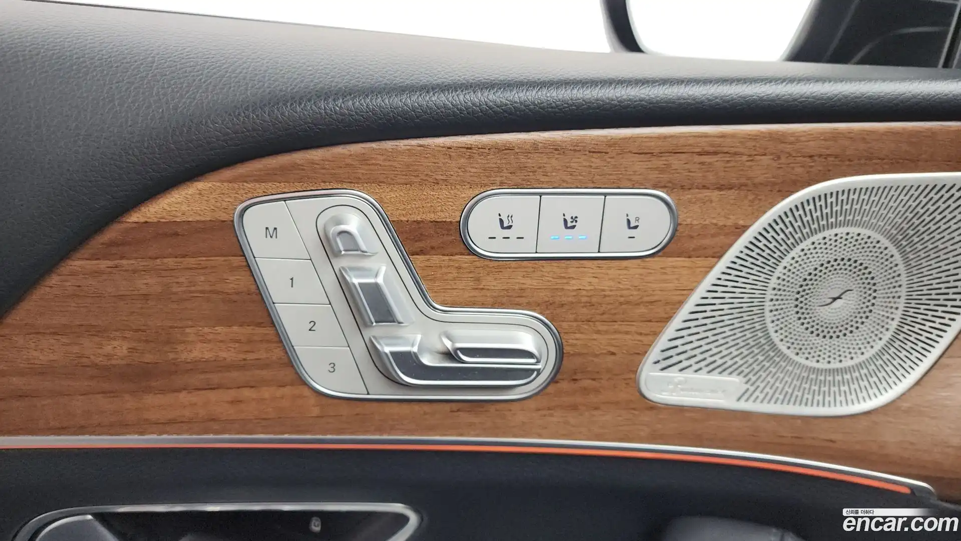 GLE-Class Mercedes-Benz 2021.11-OPTION-047