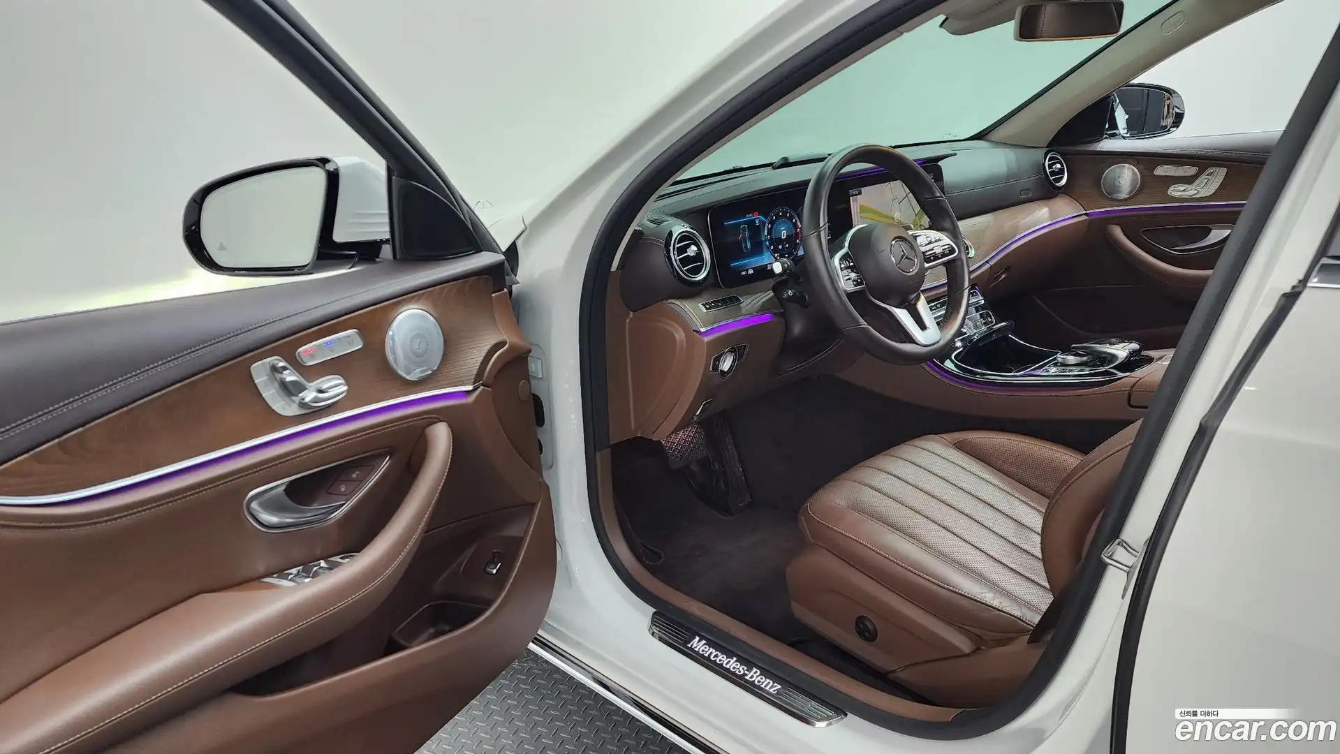 E-Class Mercedes-Benz 2020.1-INNER-010