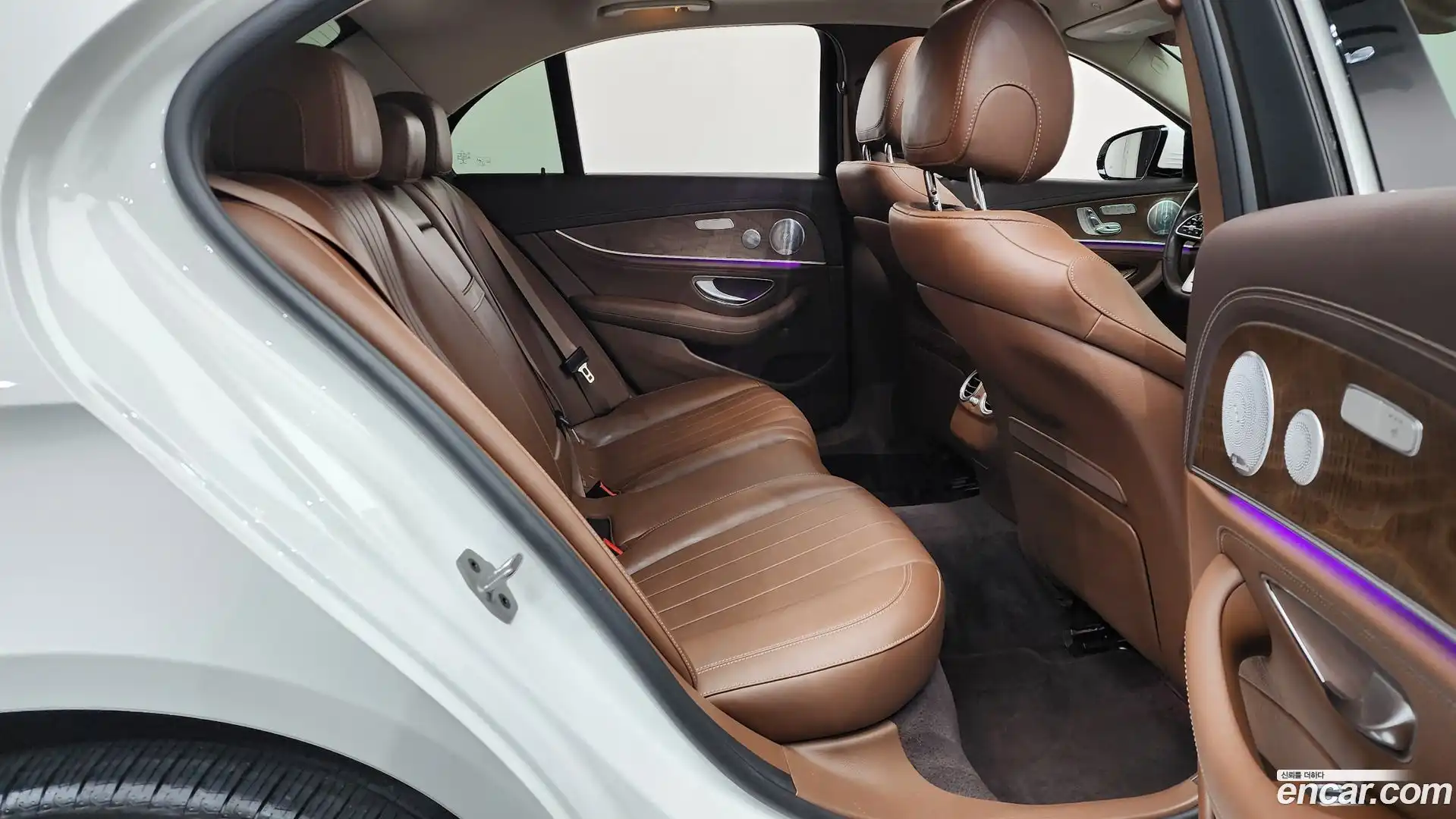 E-Class Mercedes-Benz 2020.1-OPTION-015