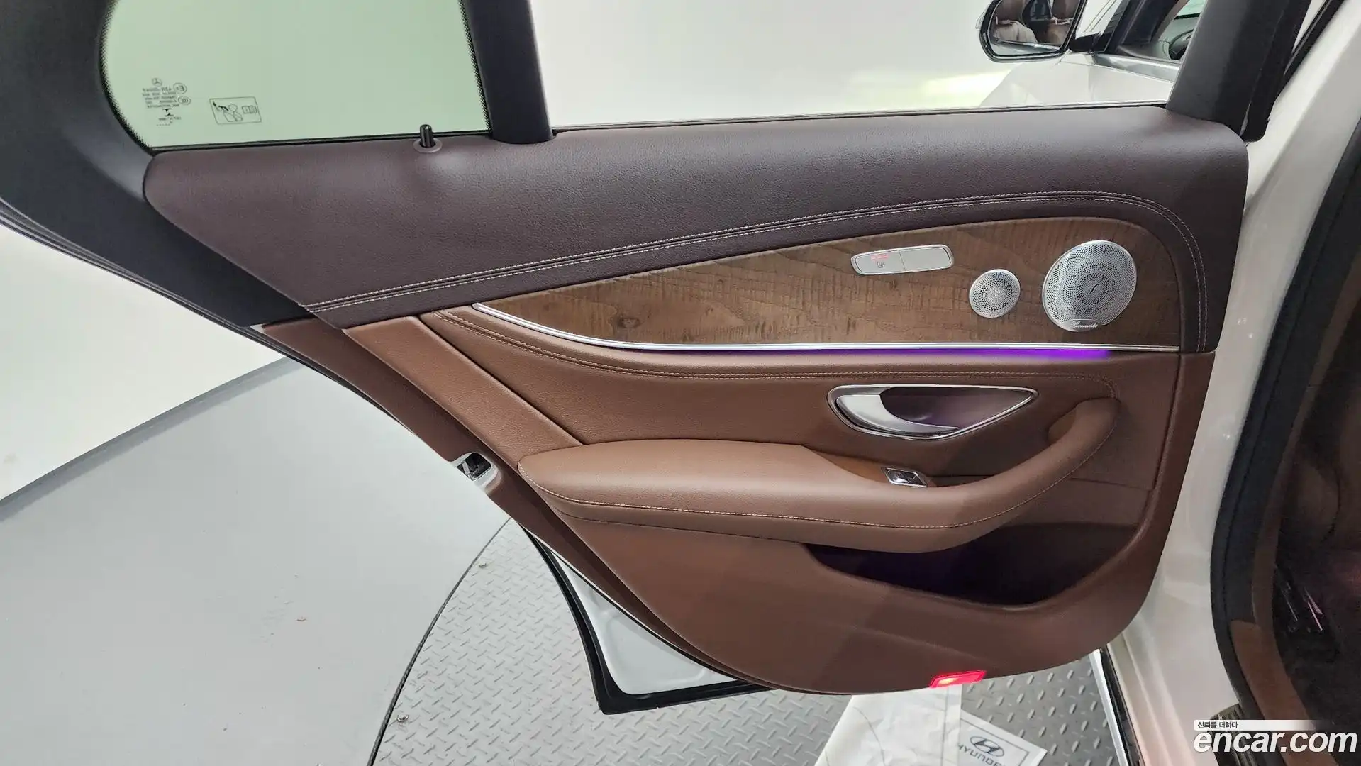 E-Class Mercedes-Benz 2020.1-INNER-035