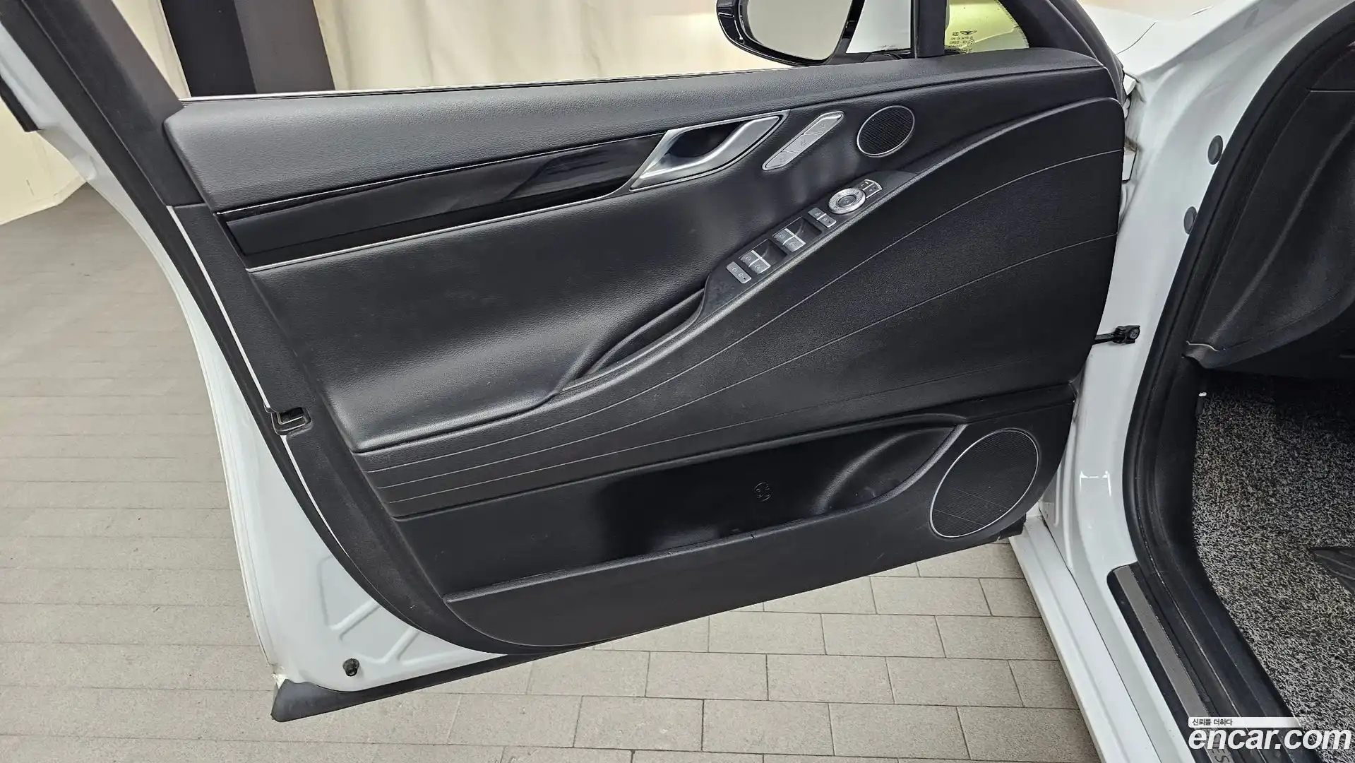G80 Genesis 2022.8-INNER-034