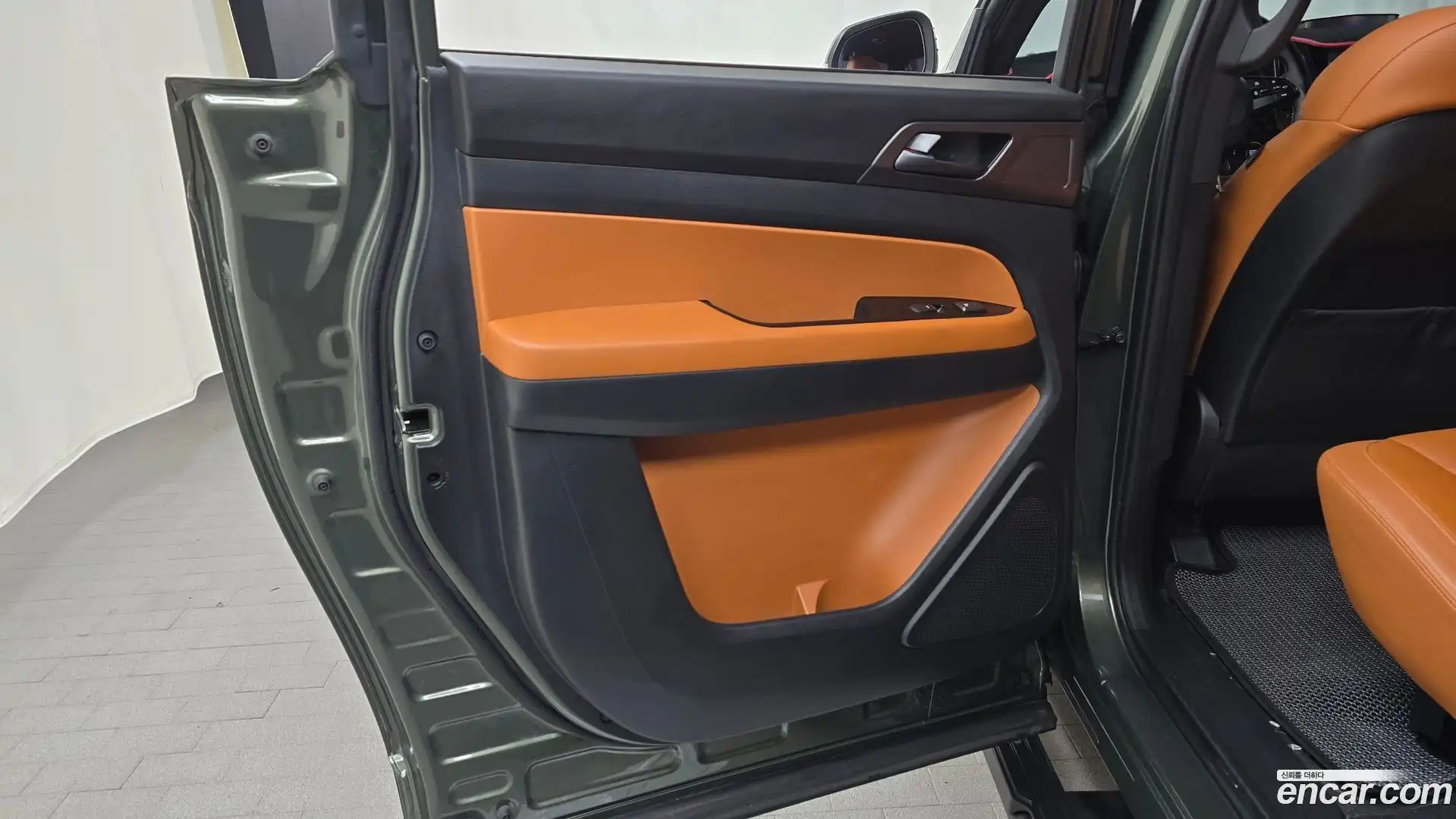 Rexton KG Mobility 2022.5-INNER-035