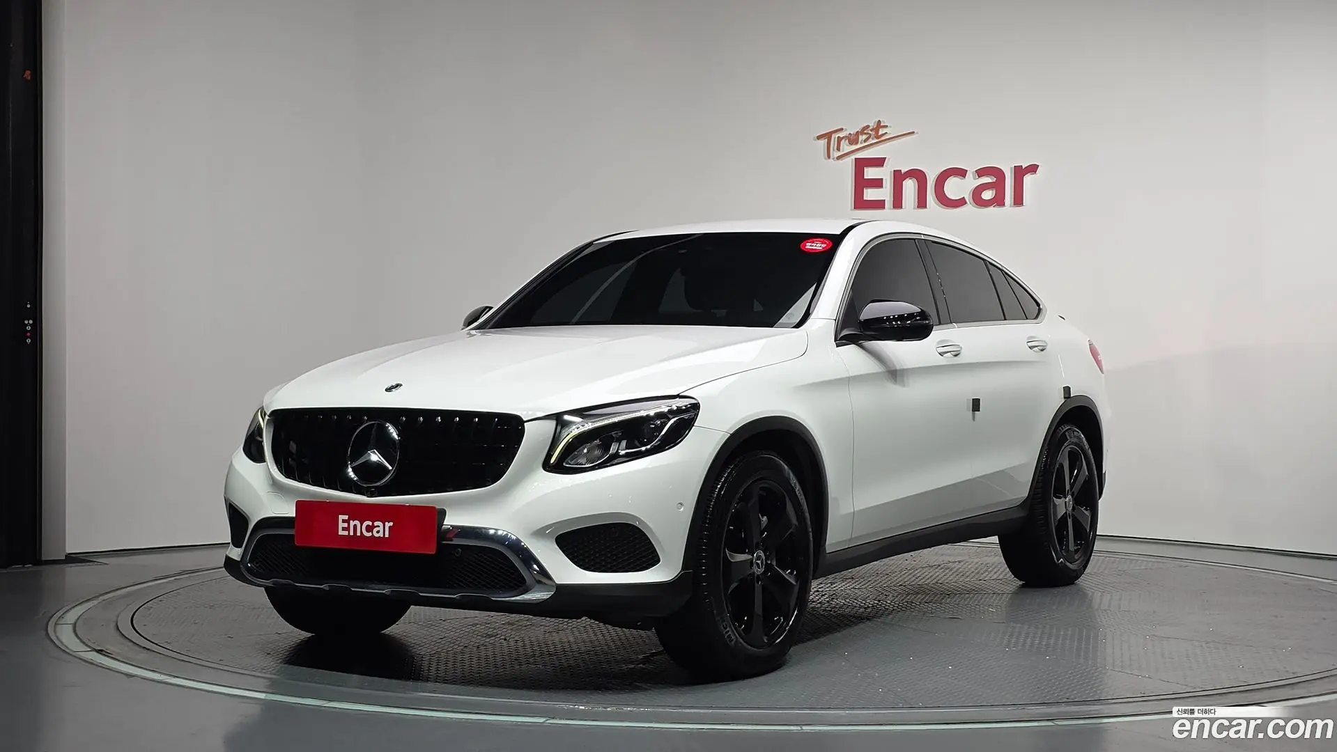 Main__Slider__Photo:GLC-Class Mercedes-Benz 2019.5-0