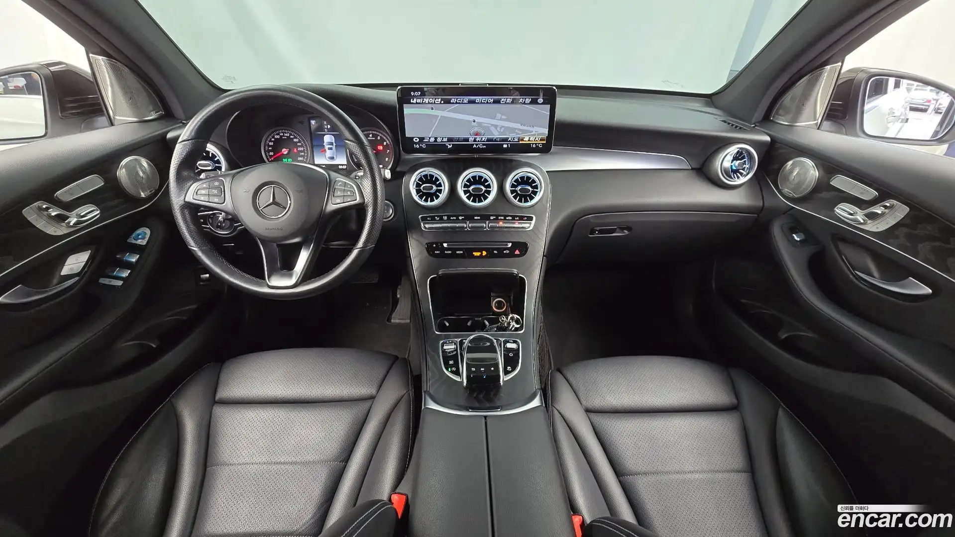 GLC-Class Mercedes-Benz 2019.5-INNER-007