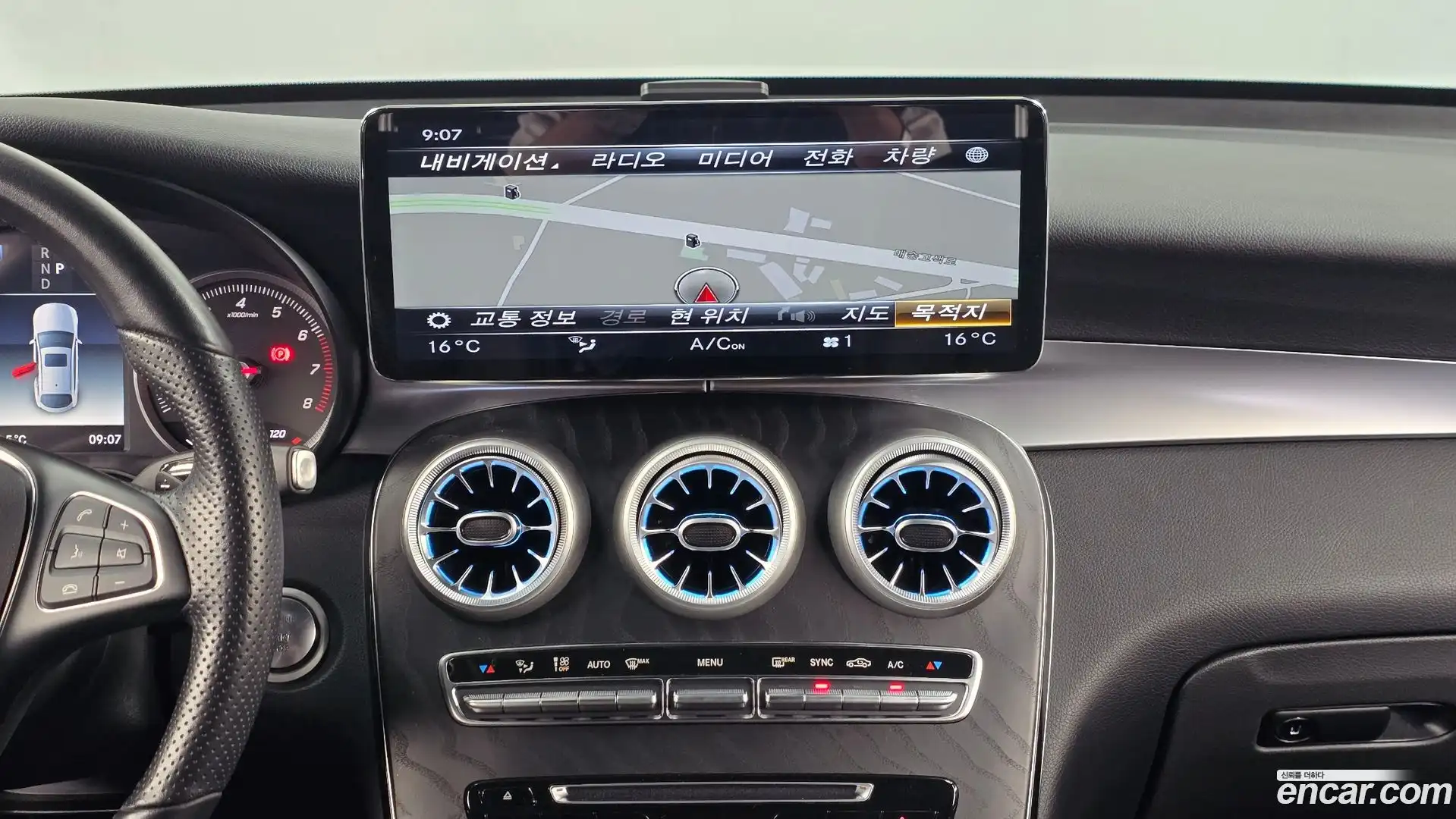 GLC-Class Mercedes-Benz 2019.5-OPTION-016