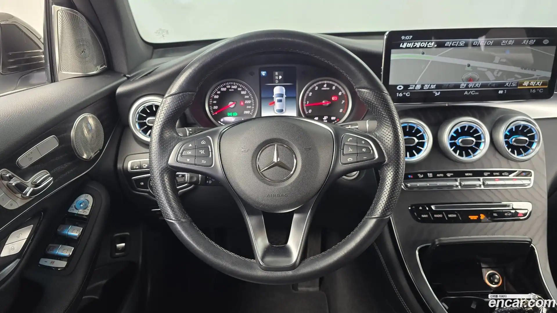 GLC-Class Mercedes-Benz 2019.5-OPTION-017