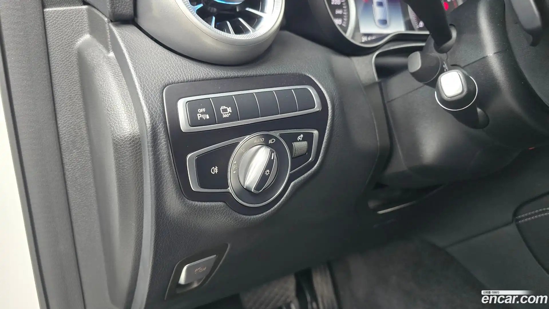 GLC-Class Mercedes-Benz 2019.5-OPTION-021