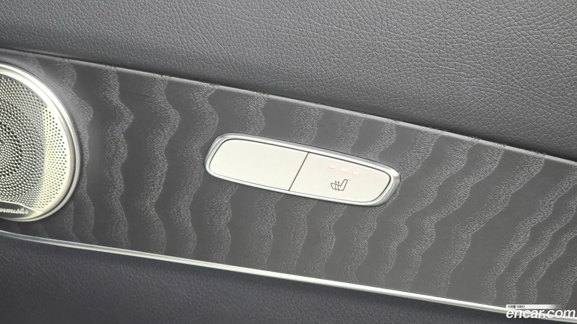 GLC-Class Mercedes-Benz 2019.5-OPTION-023