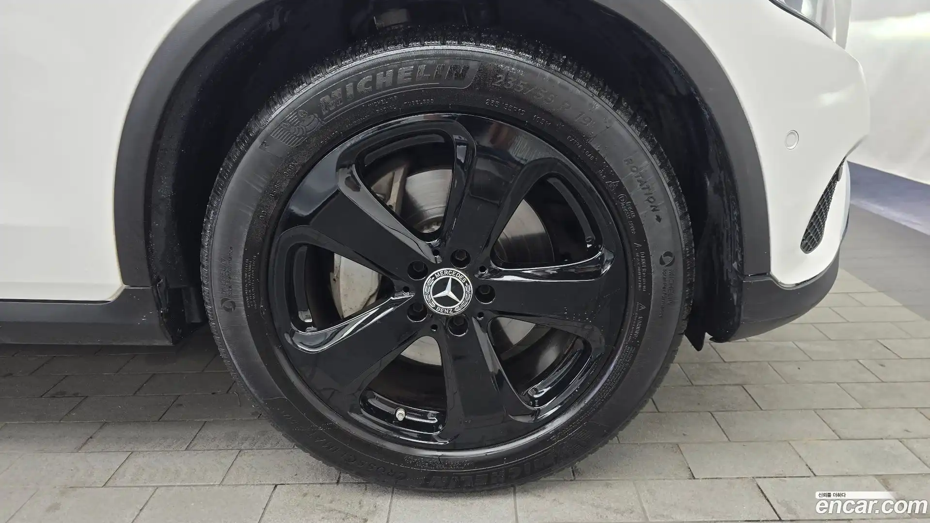 GLC-Class Mercedes-Benz 2019.5-OUTER-031