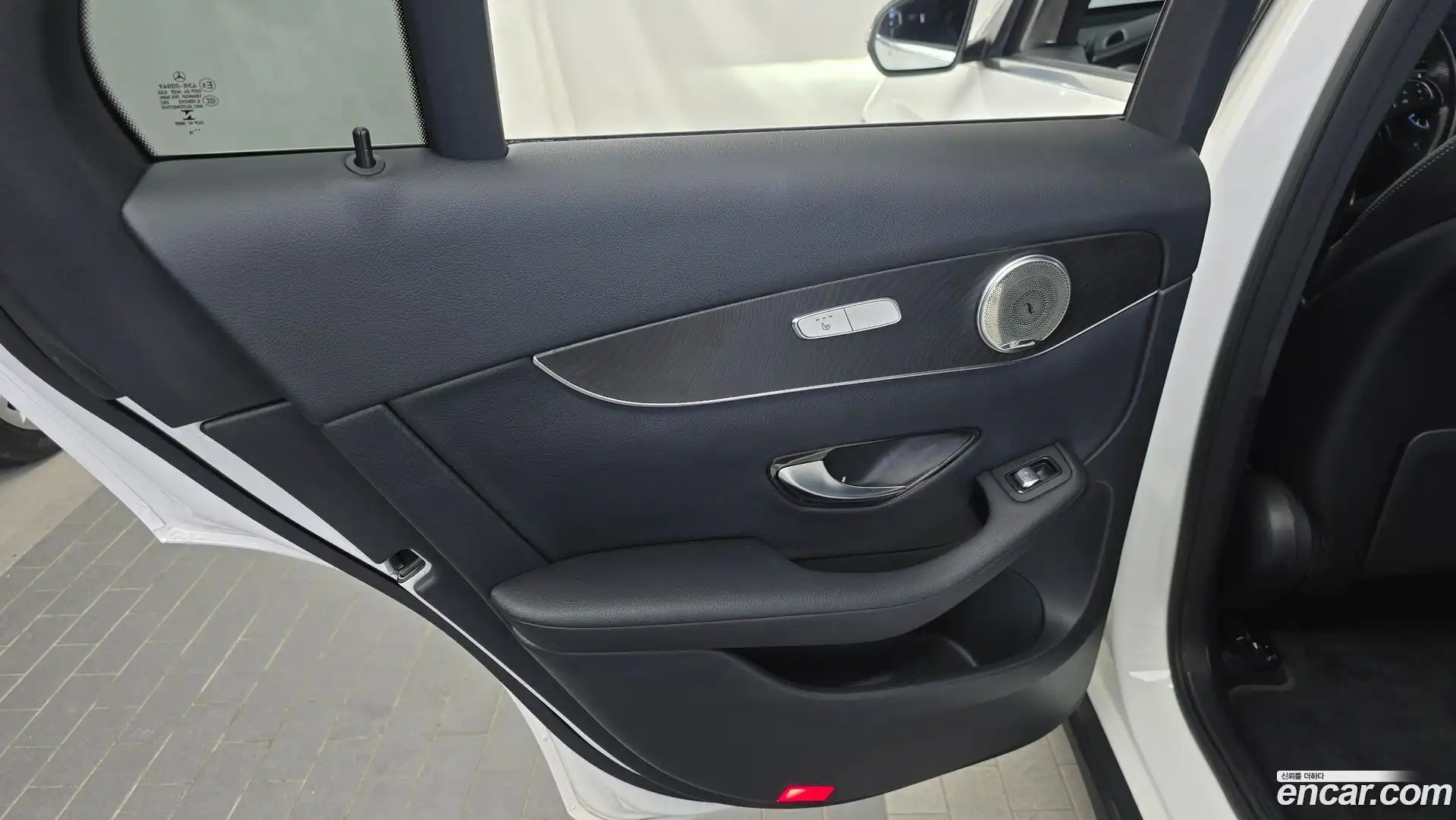 GLC-Class Mercedes-Benz 2019.5-INNER-035