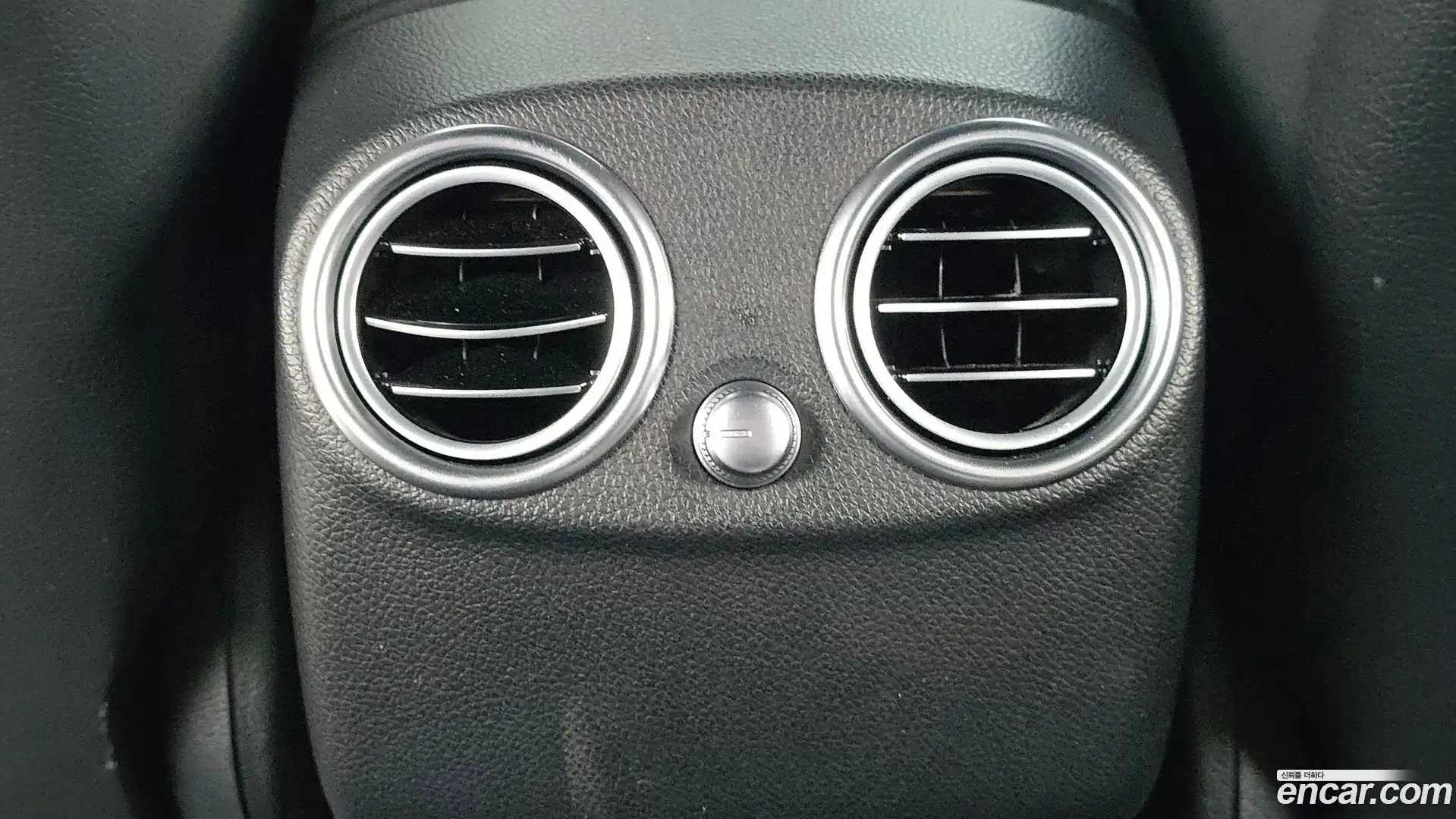 GLC-Class Mercedes-Benz 2019.5-OPTION-042