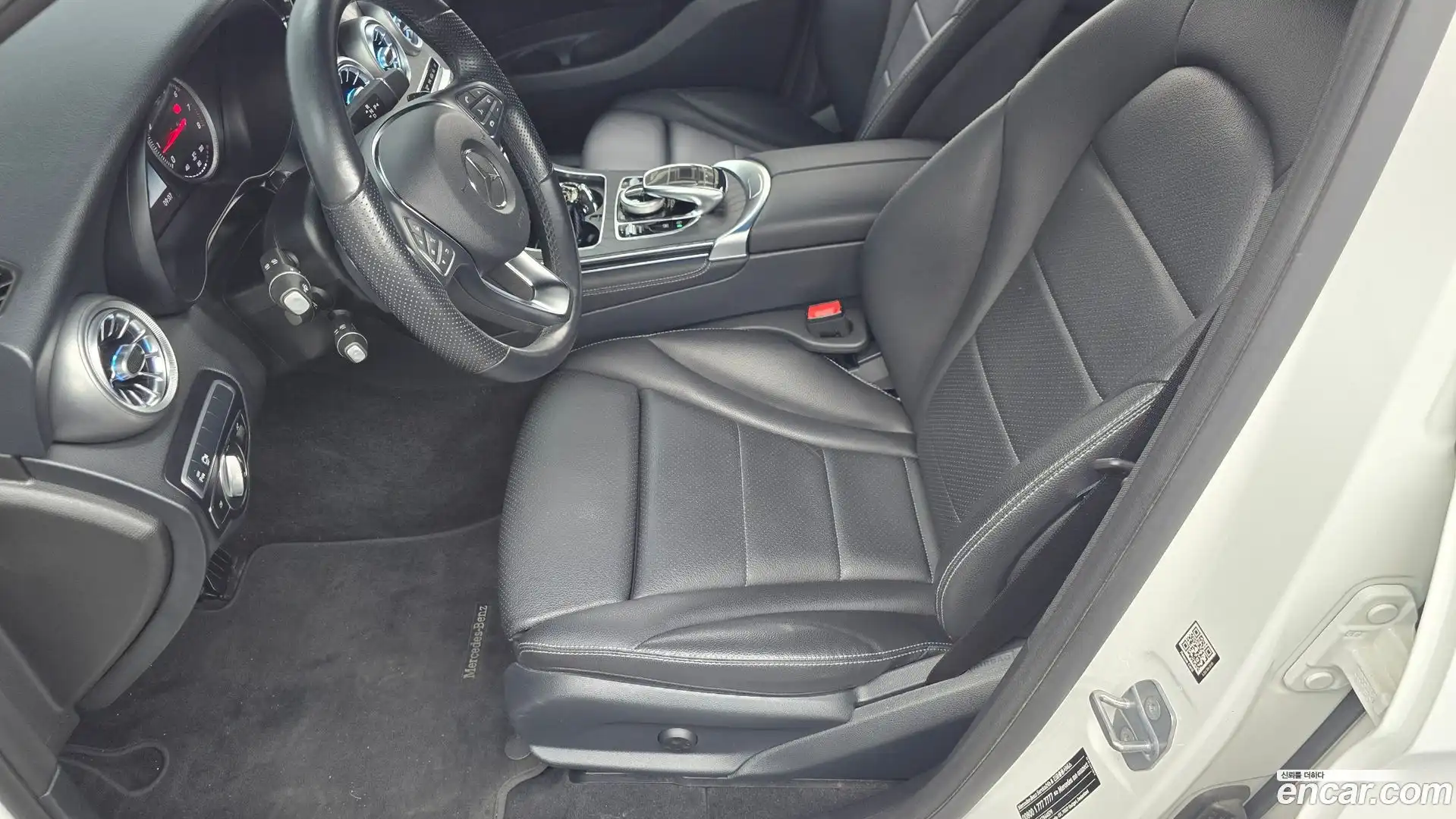 GLC-Class Mercedes-Benz 2019.5-OPTION-044