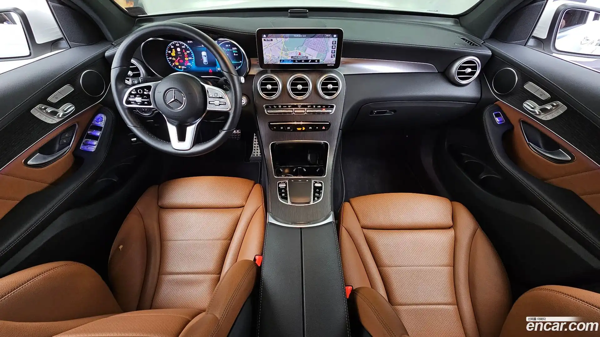 GLC-Class Mercedes-Benz 2022.2-INNER-007