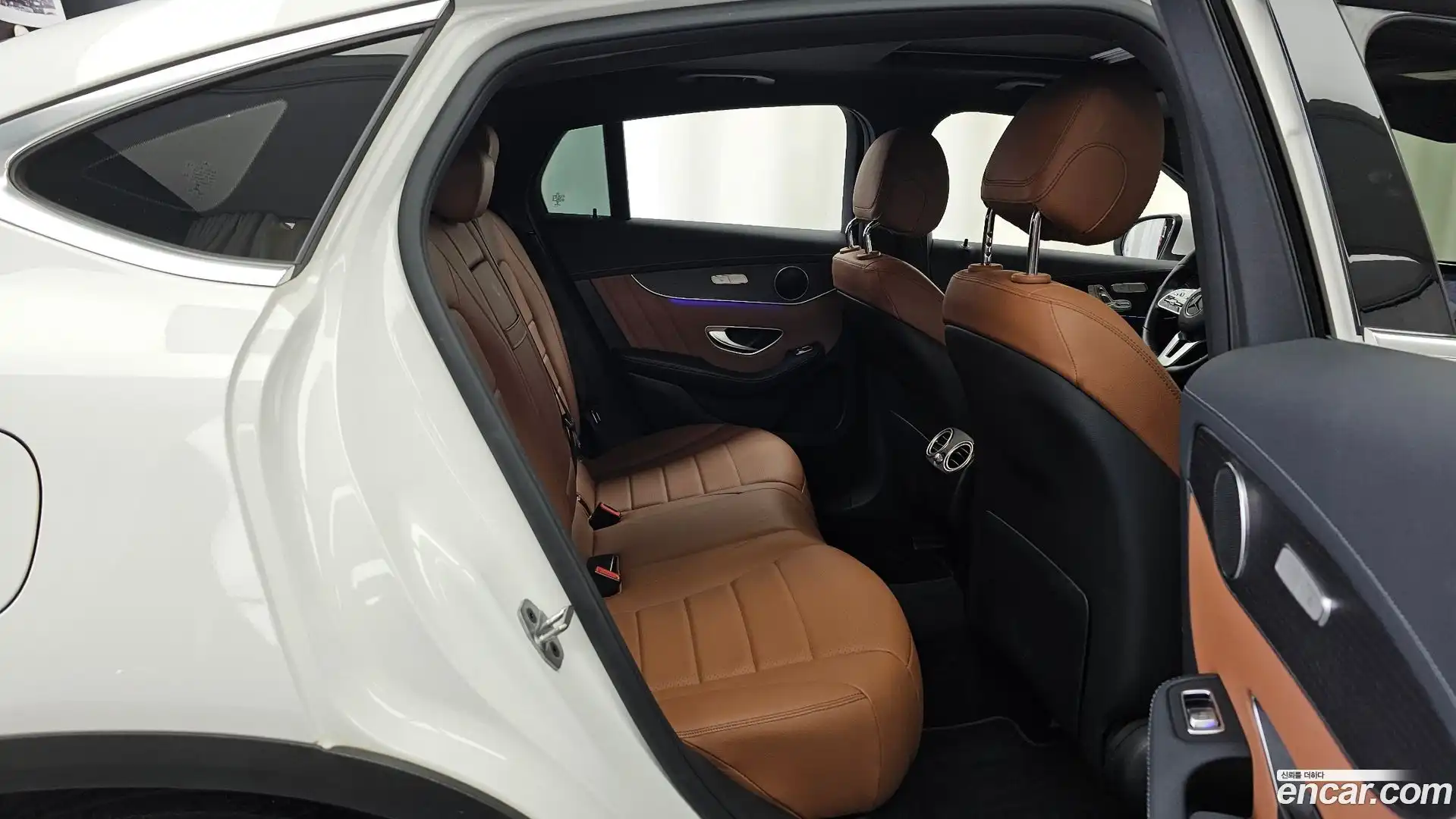 GLC-Class Mercedes-Benz 2022.2-OPTION-016