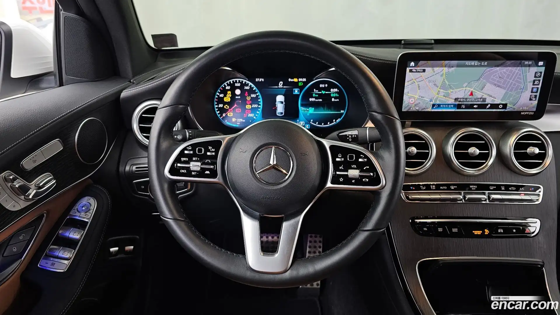 GLC-Class Mercedes-Benz 2022.2-OPTION-017