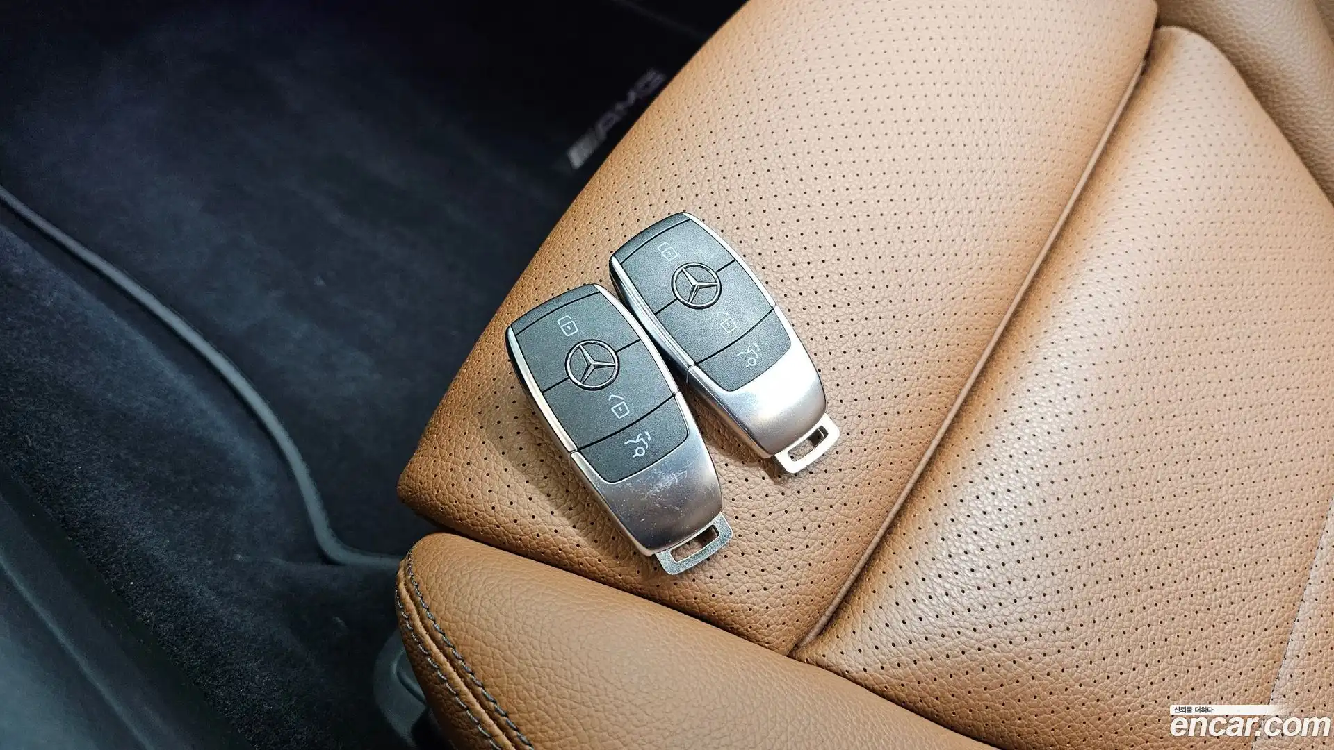 GLC-Class Mercedes-Benz 2022.2-INNER-036